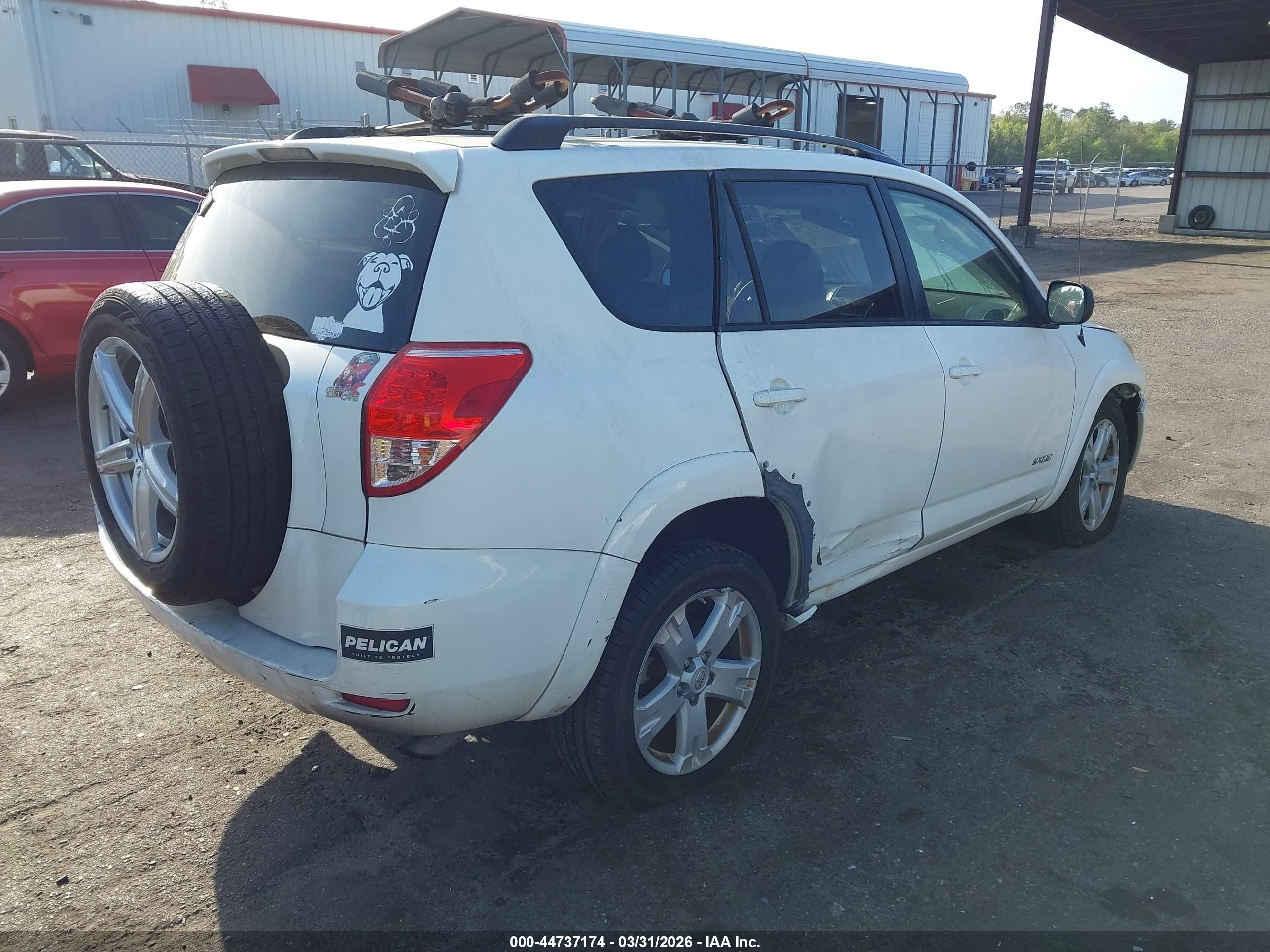 TOYOTA RAV4 image 4