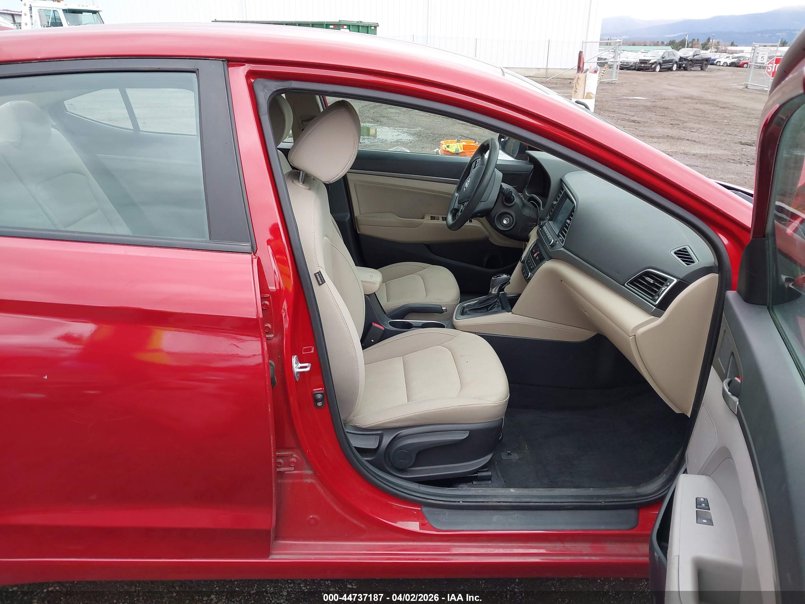 HYUNDAI ELANTRA image 5