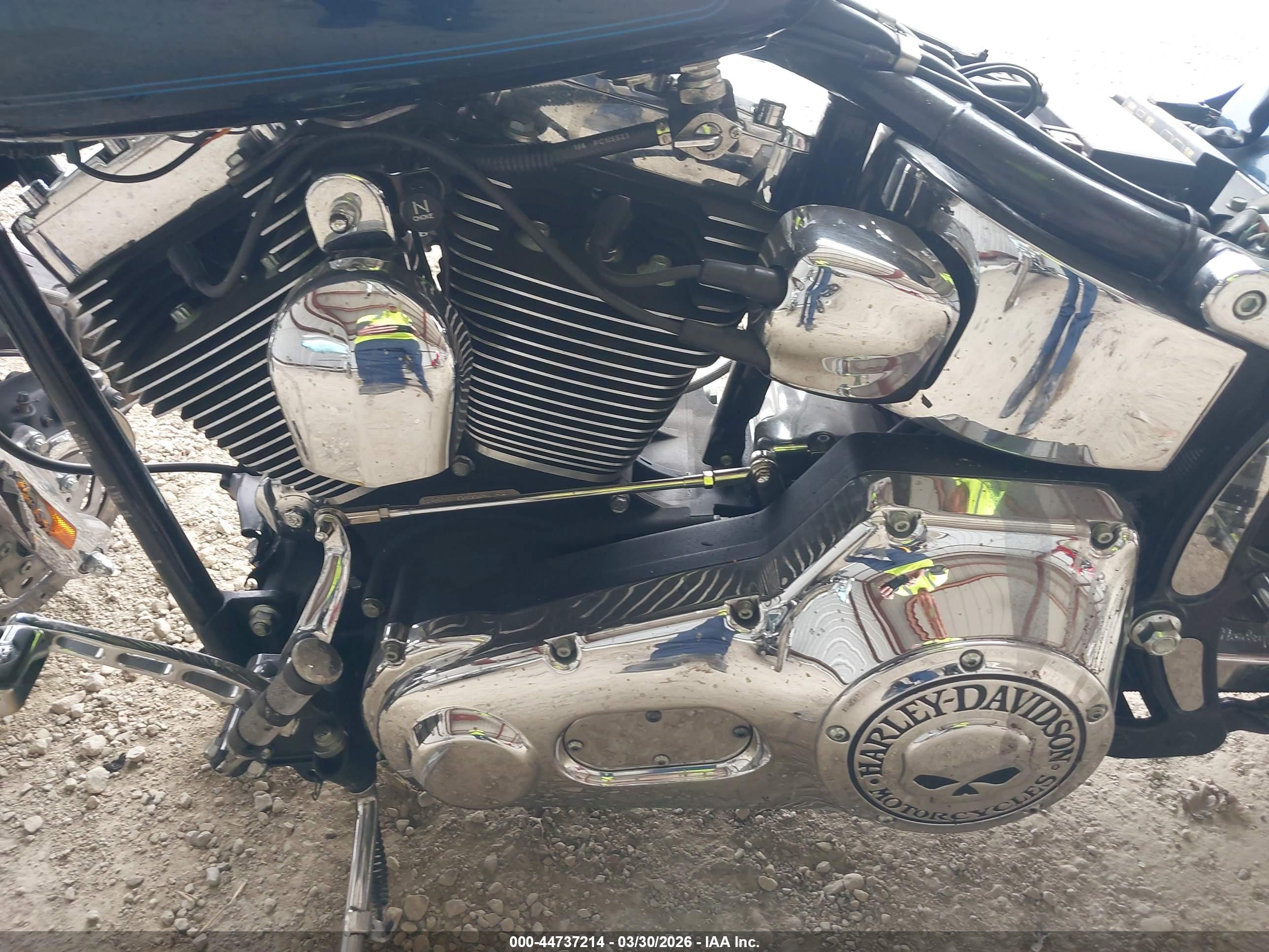 HARLEY-DAVIDSON FXSTD image 9