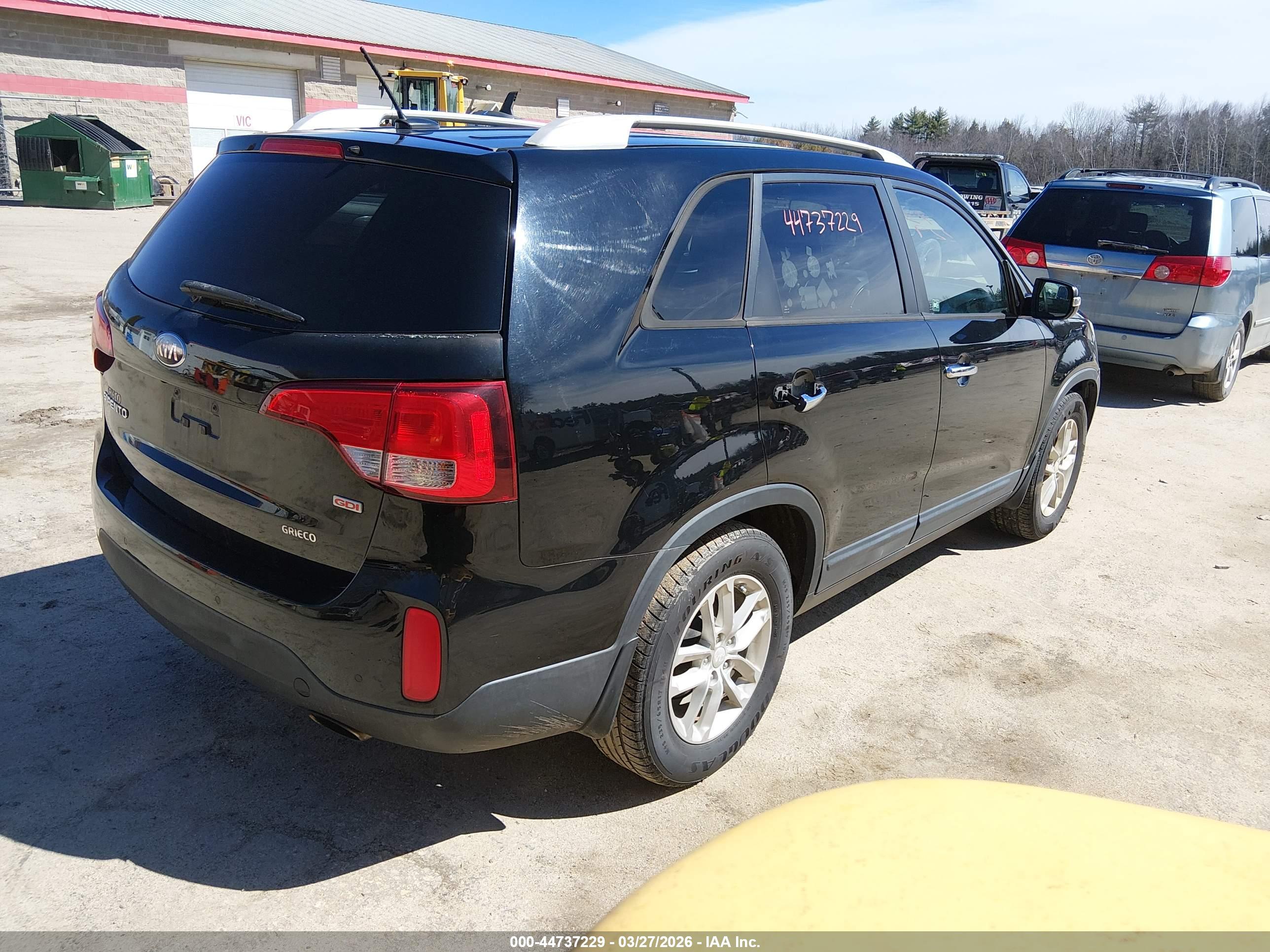 KIA SORENTO image 4