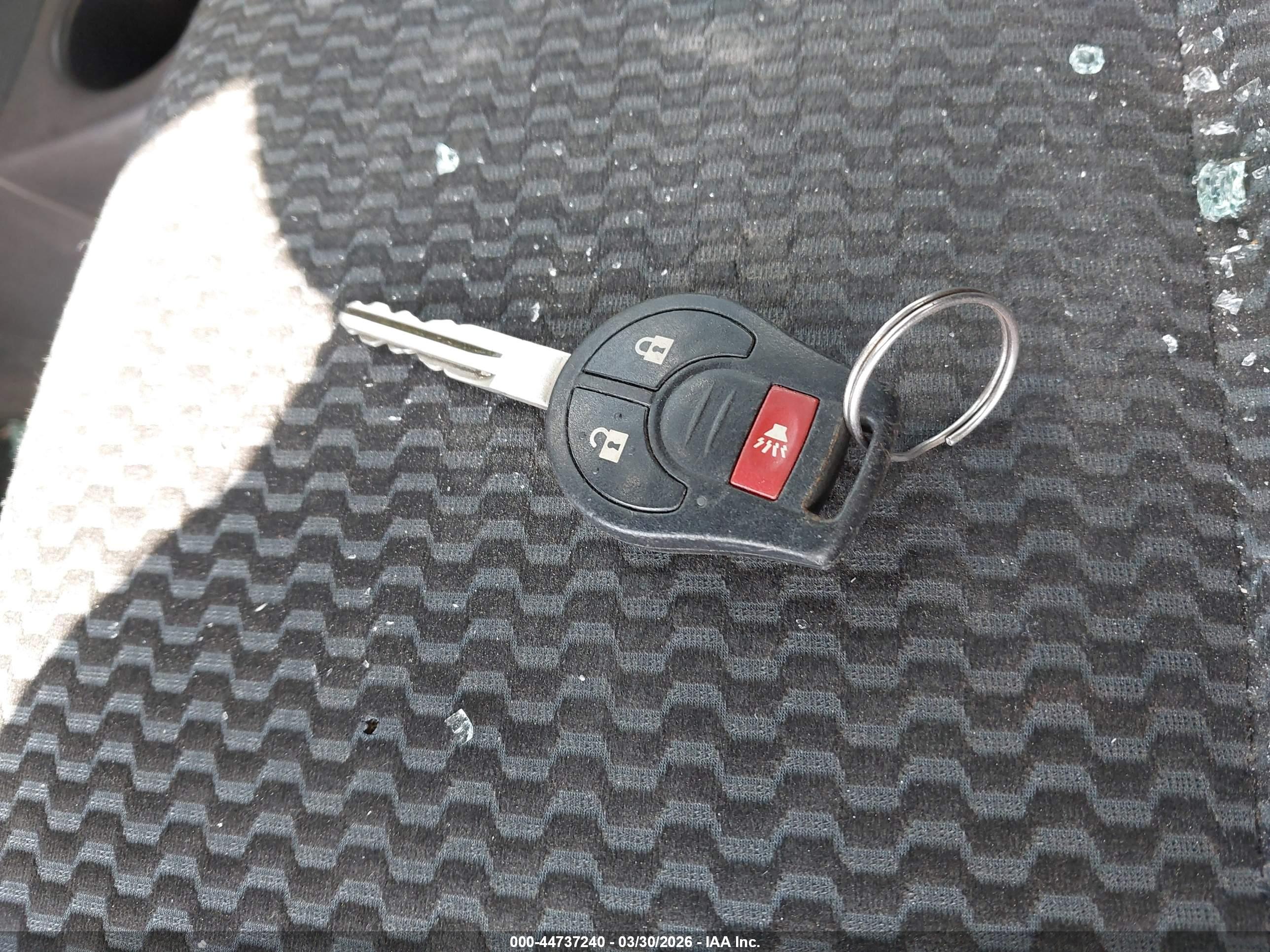 NISSAN VERSA image 11