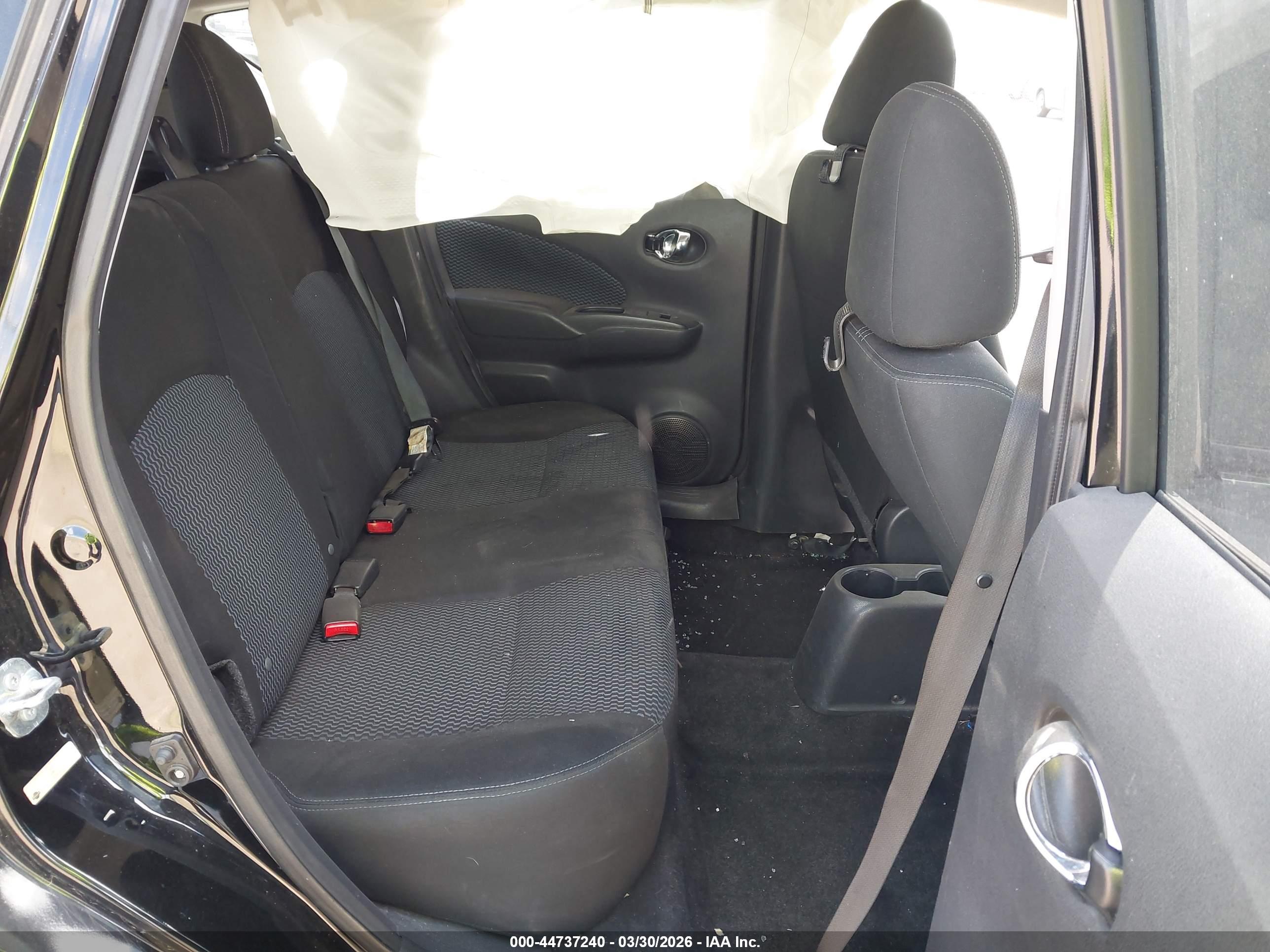 NISSAN VERSA image 8