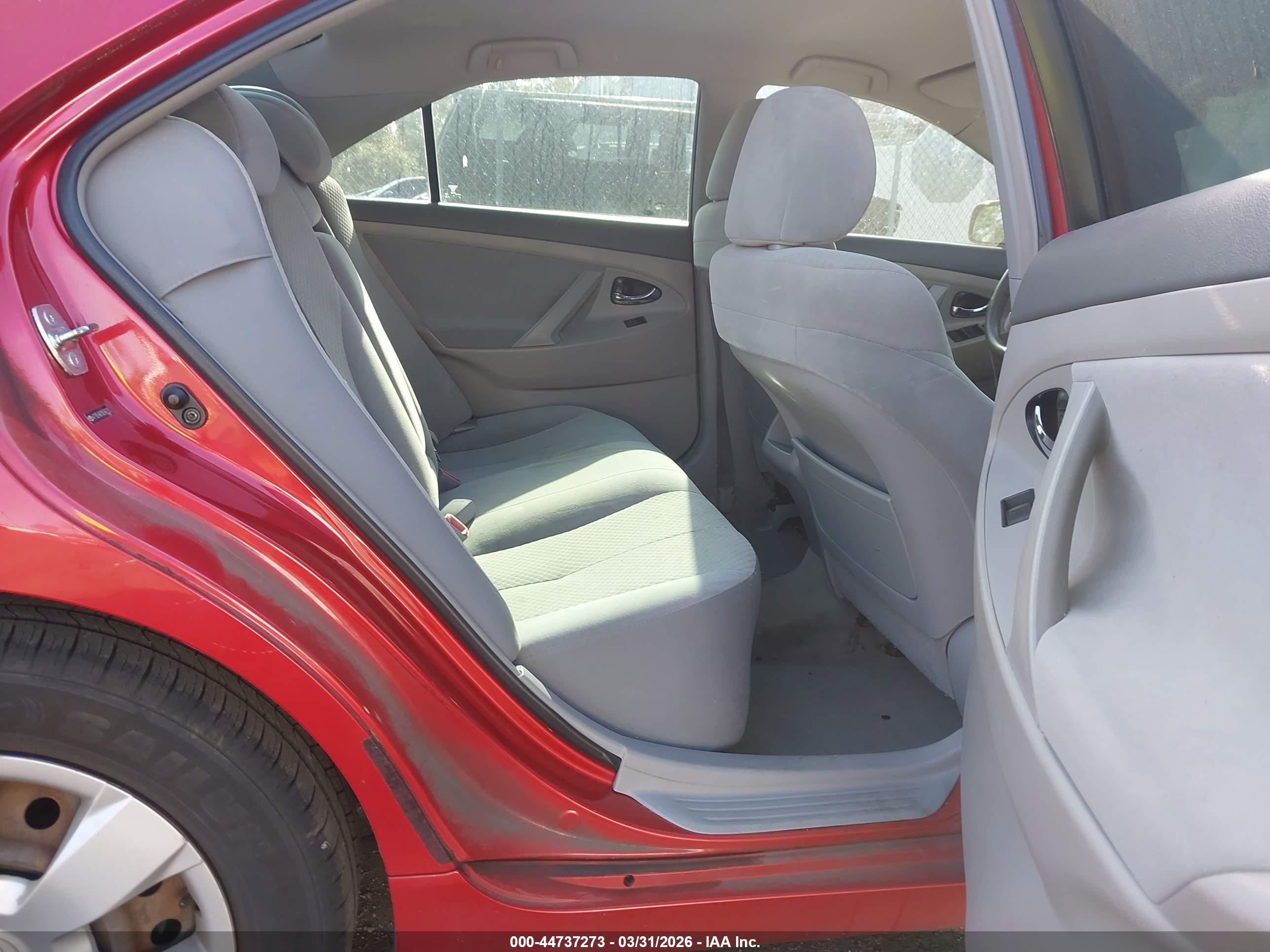 TOYOTA CAMRY image 8