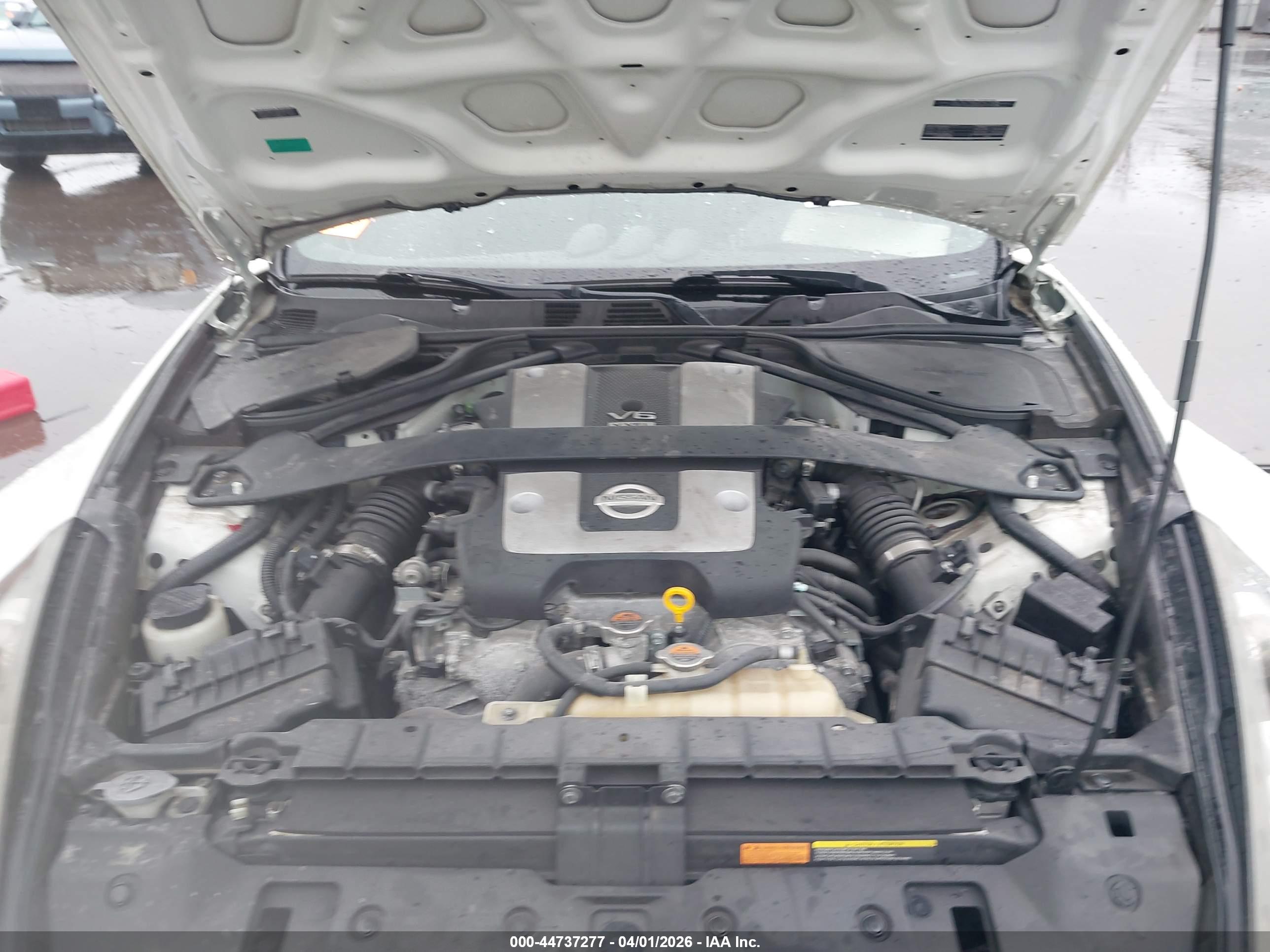 NISSAN 370Z image 10