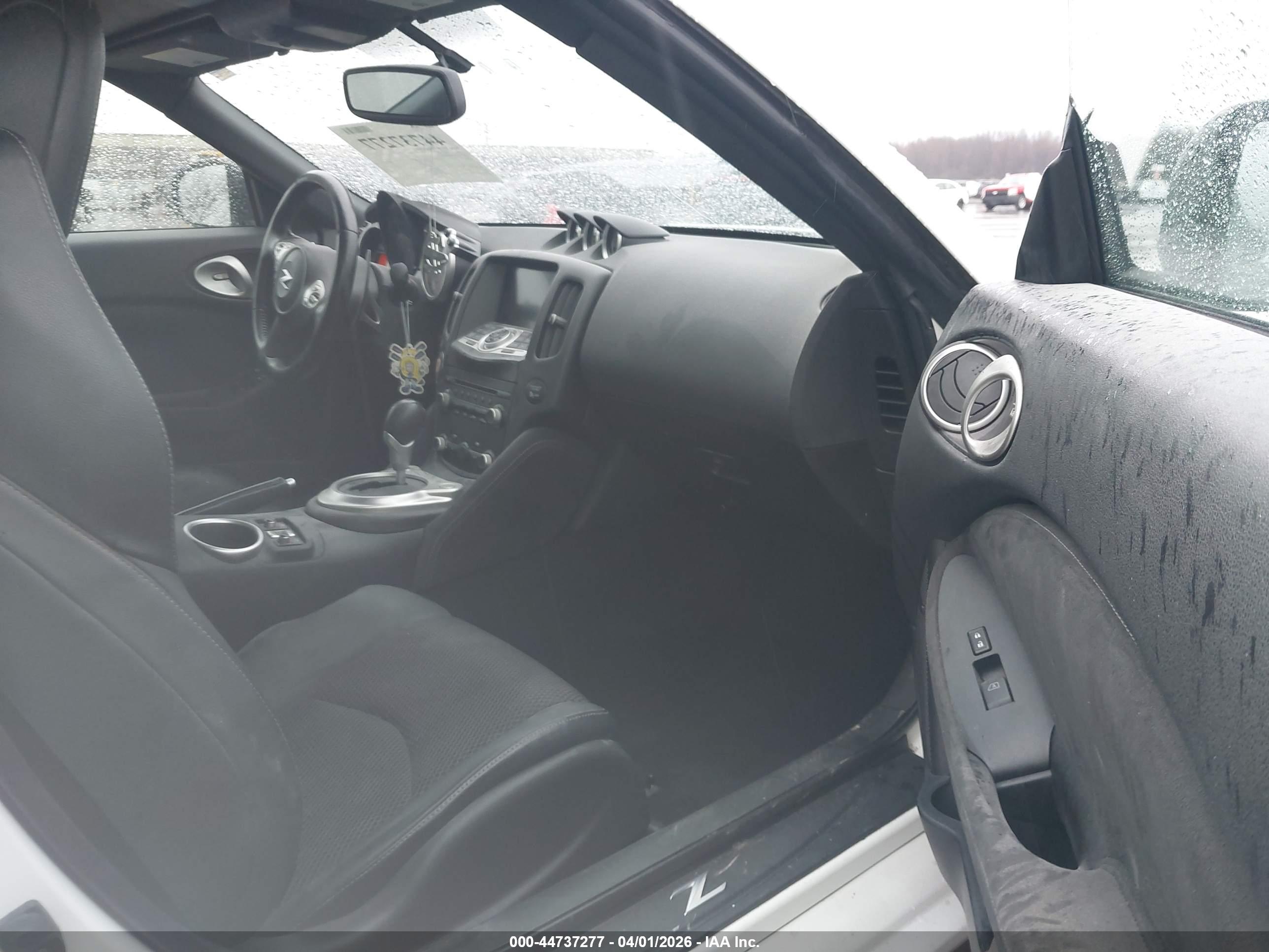 NISSAN 370Z image 5