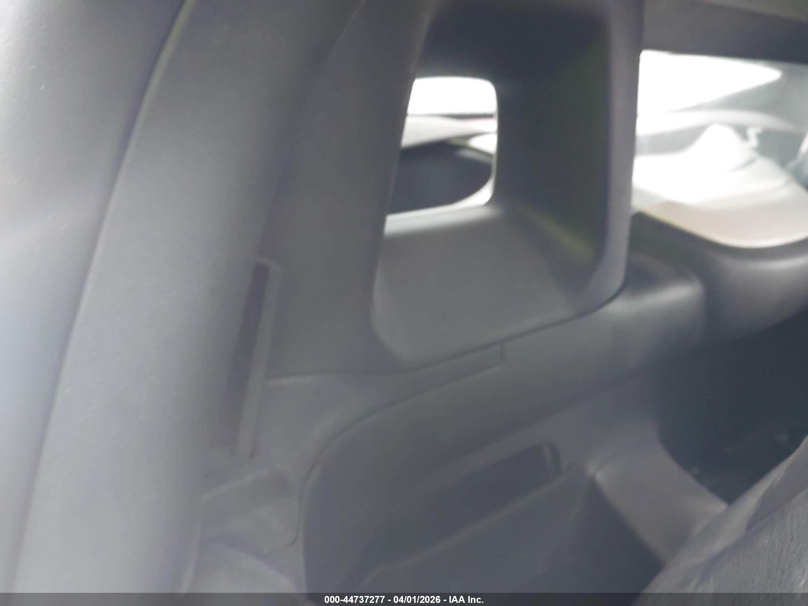 NISSAN 370Z image 8