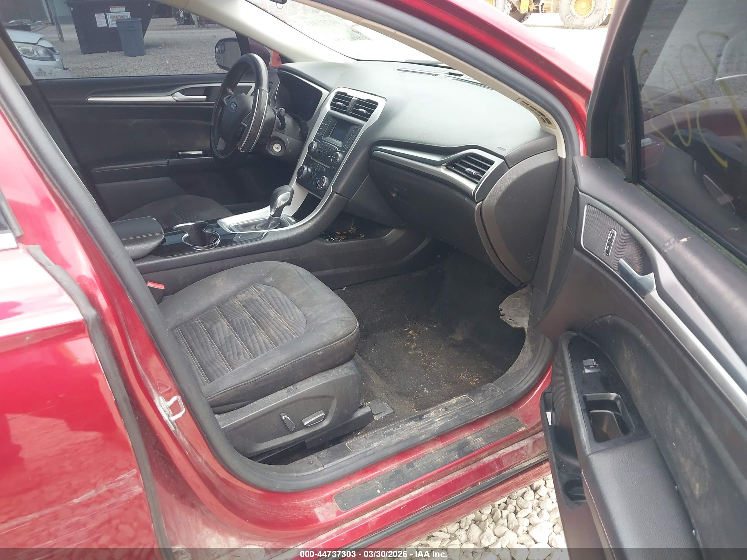 FORD FUSION image 5