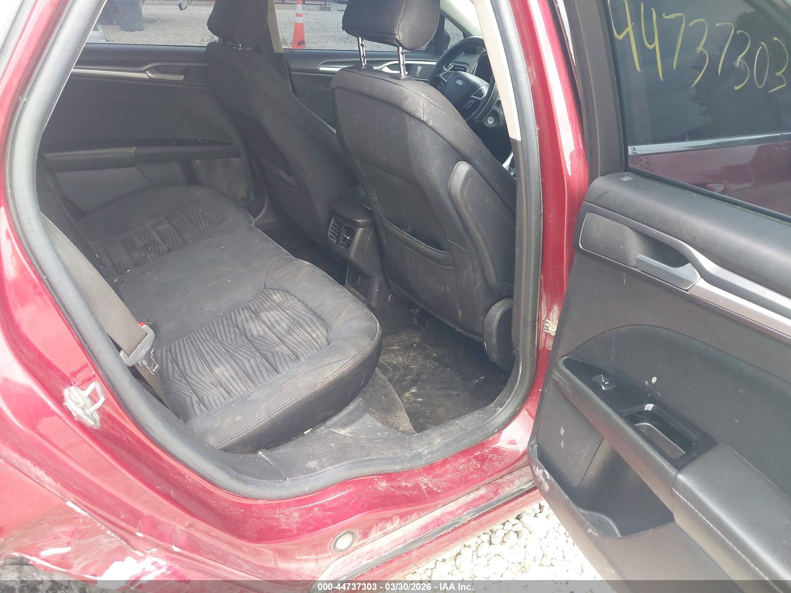 FORD FUSION image 8