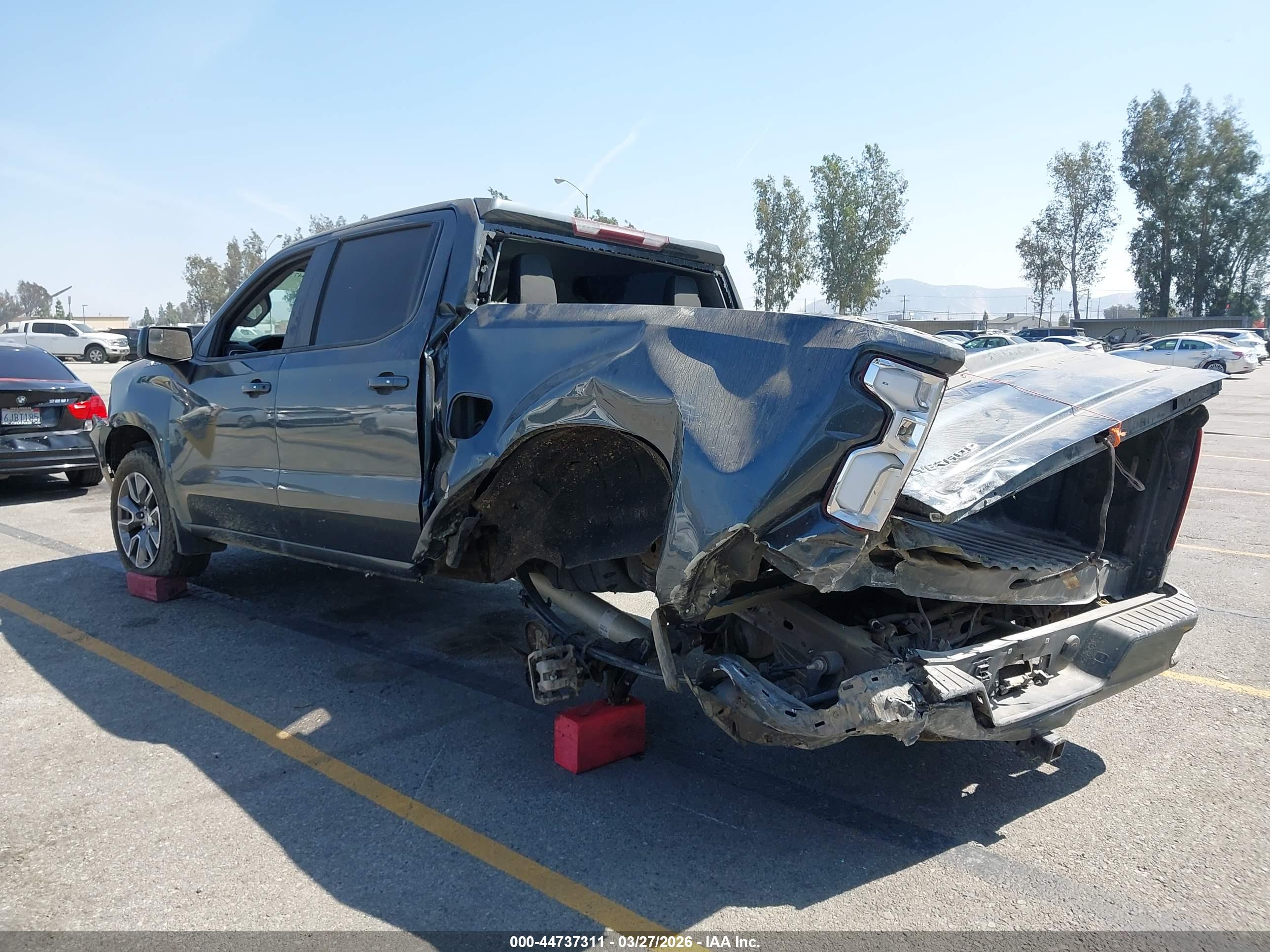 CHEVROLET SILVERADO image 3