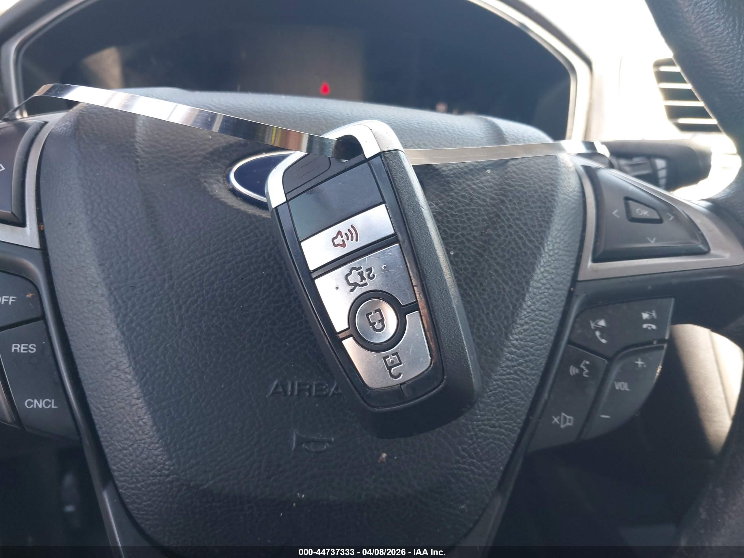 FORD FUSION image 11
