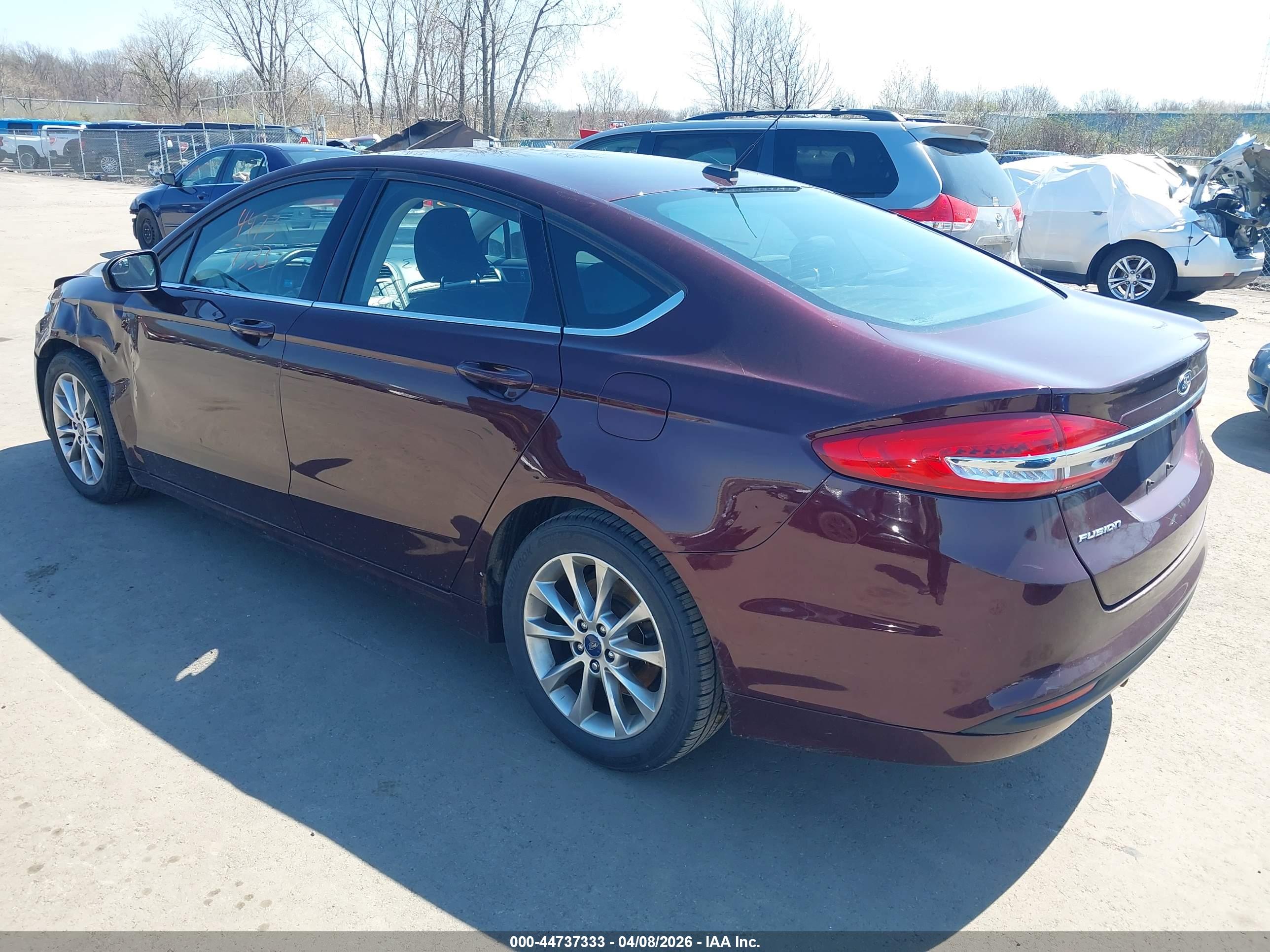 FORD FUSION image 3