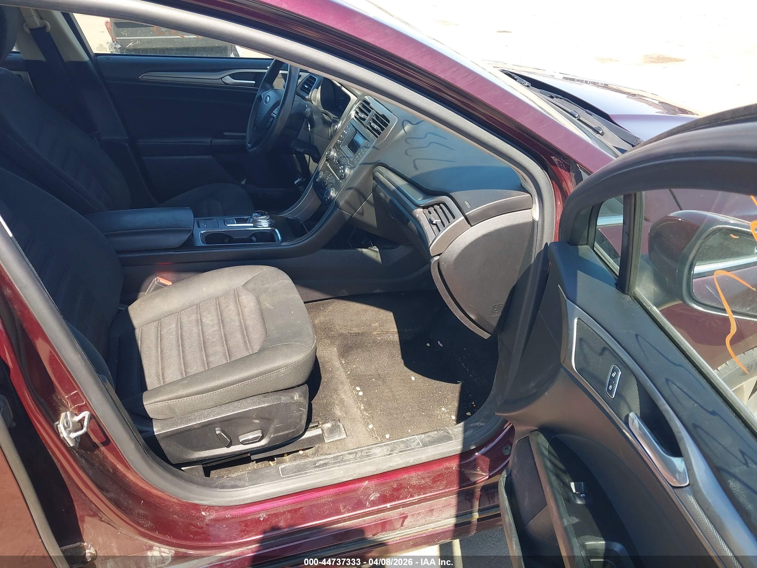 FORD FUSION image 5
