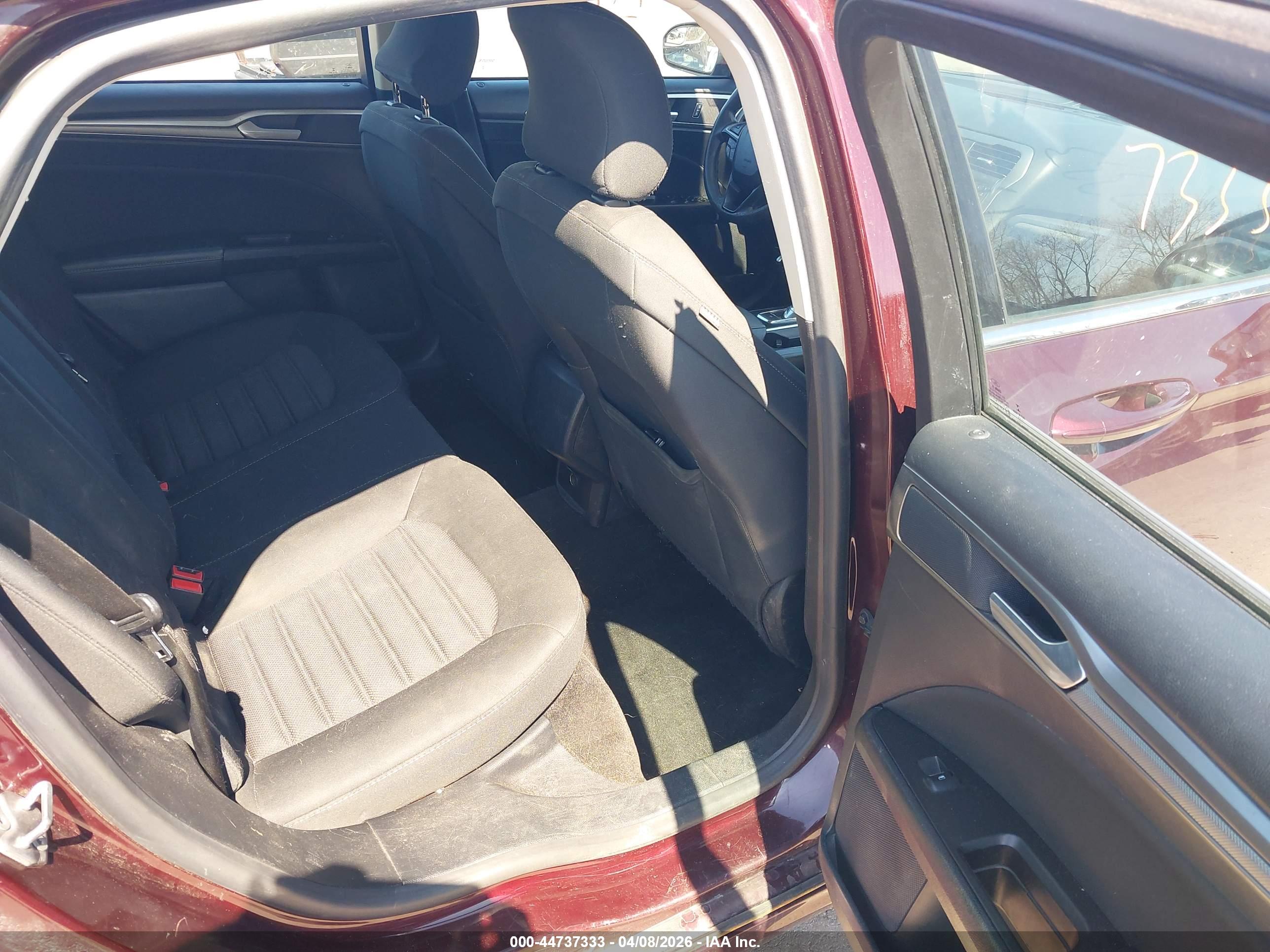FORD FUSION image 8
