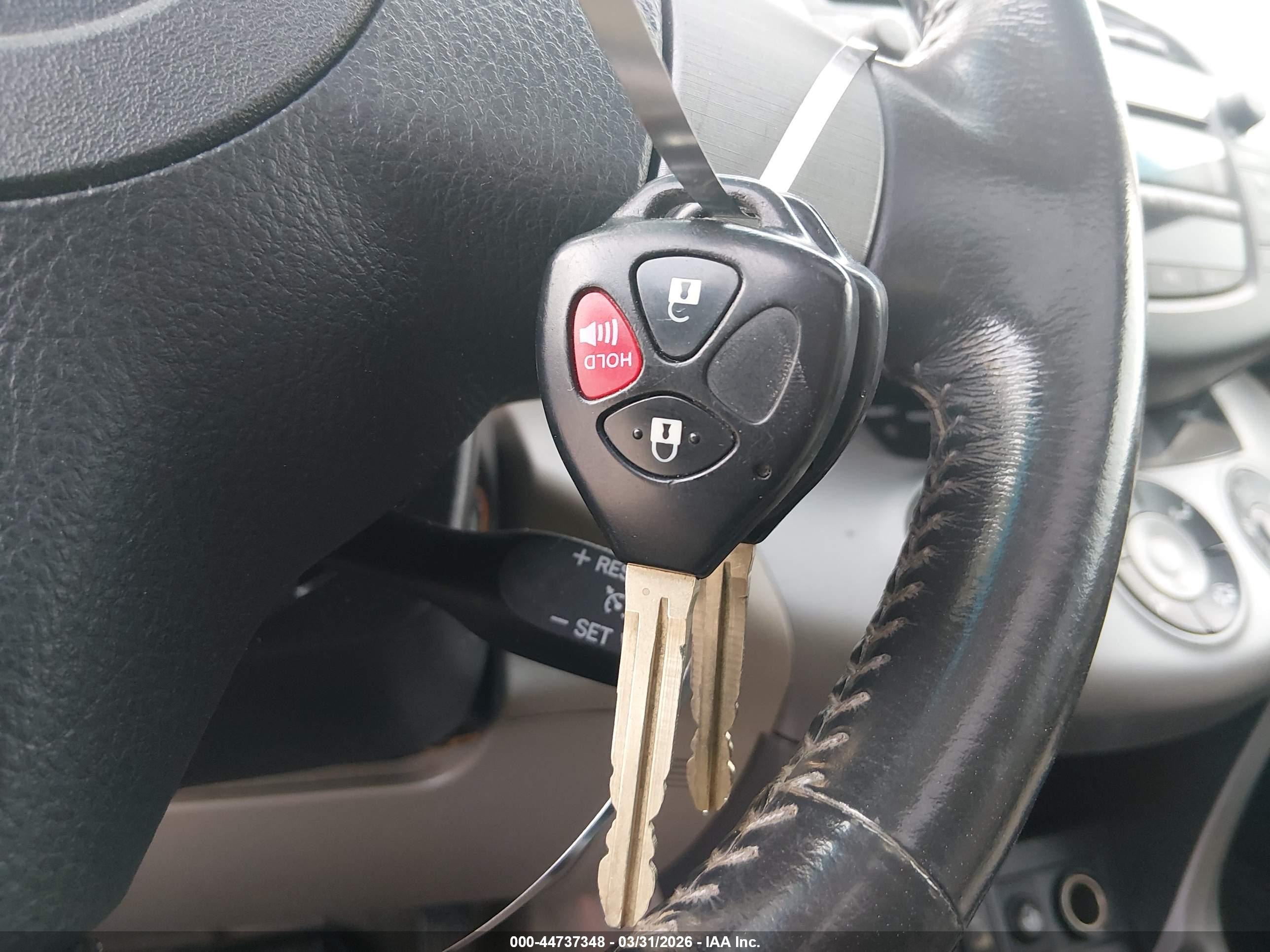 TOYOTA RAV4 image 11