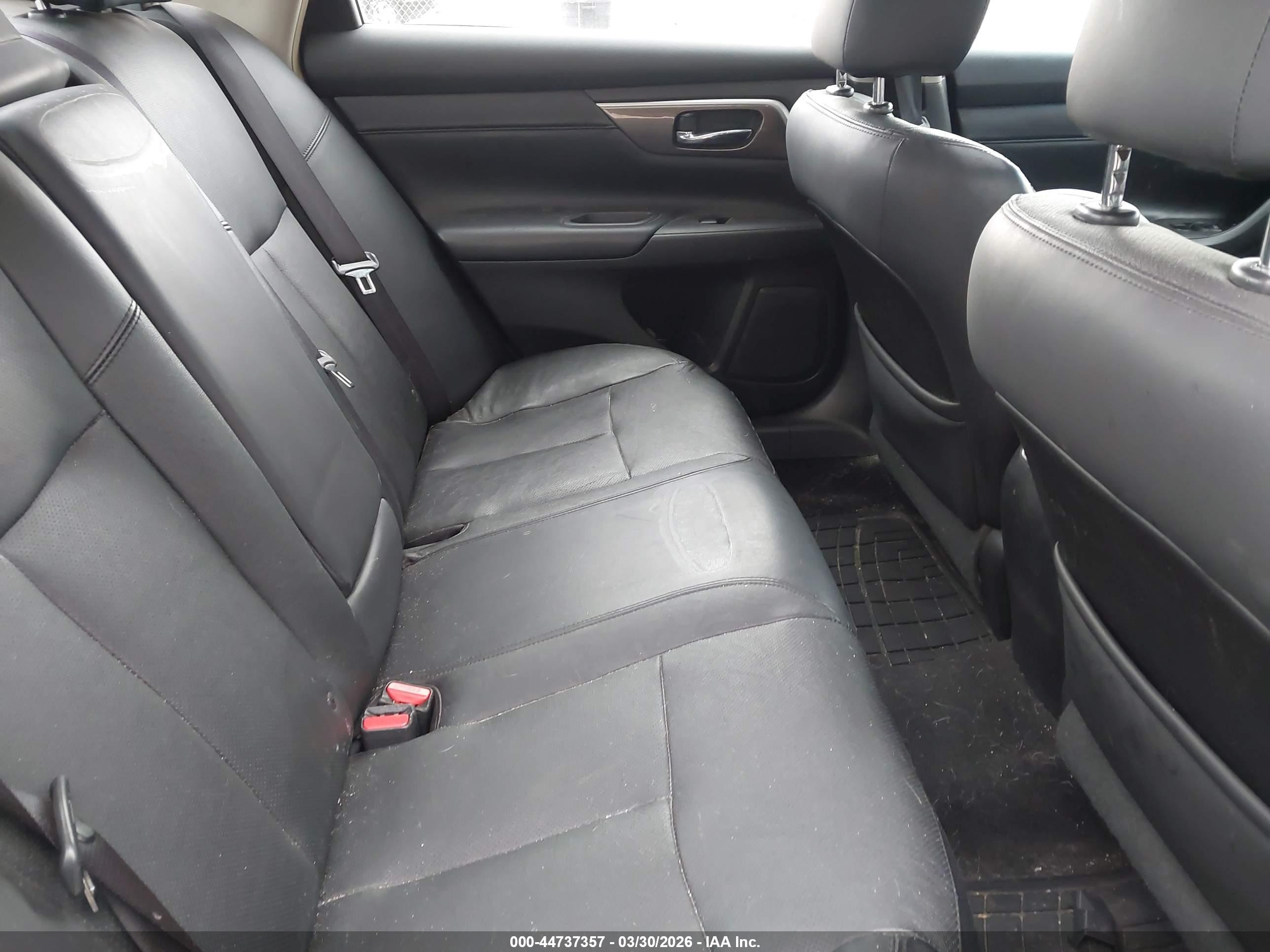 NISSAN ALTIMA image 8