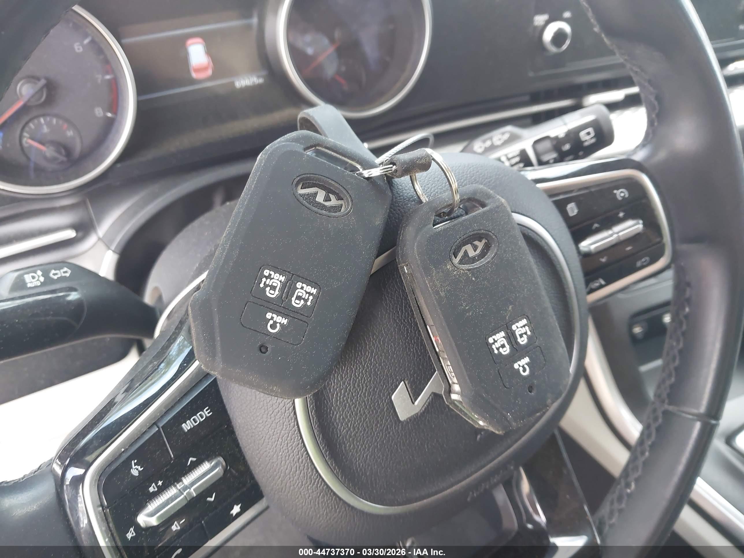 KIA CARNIVAL image 11