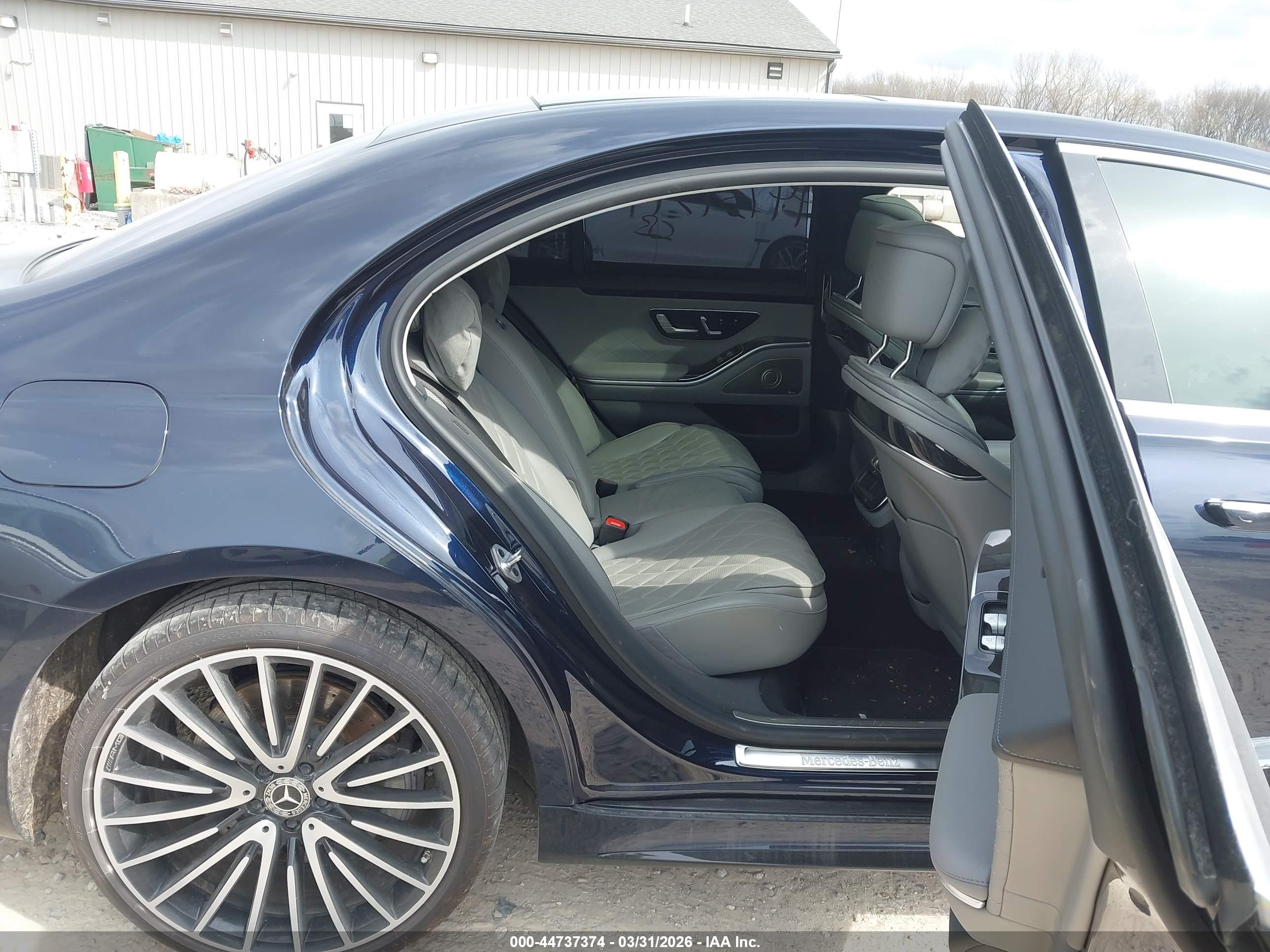 MERCEDES-BENZ S image 8