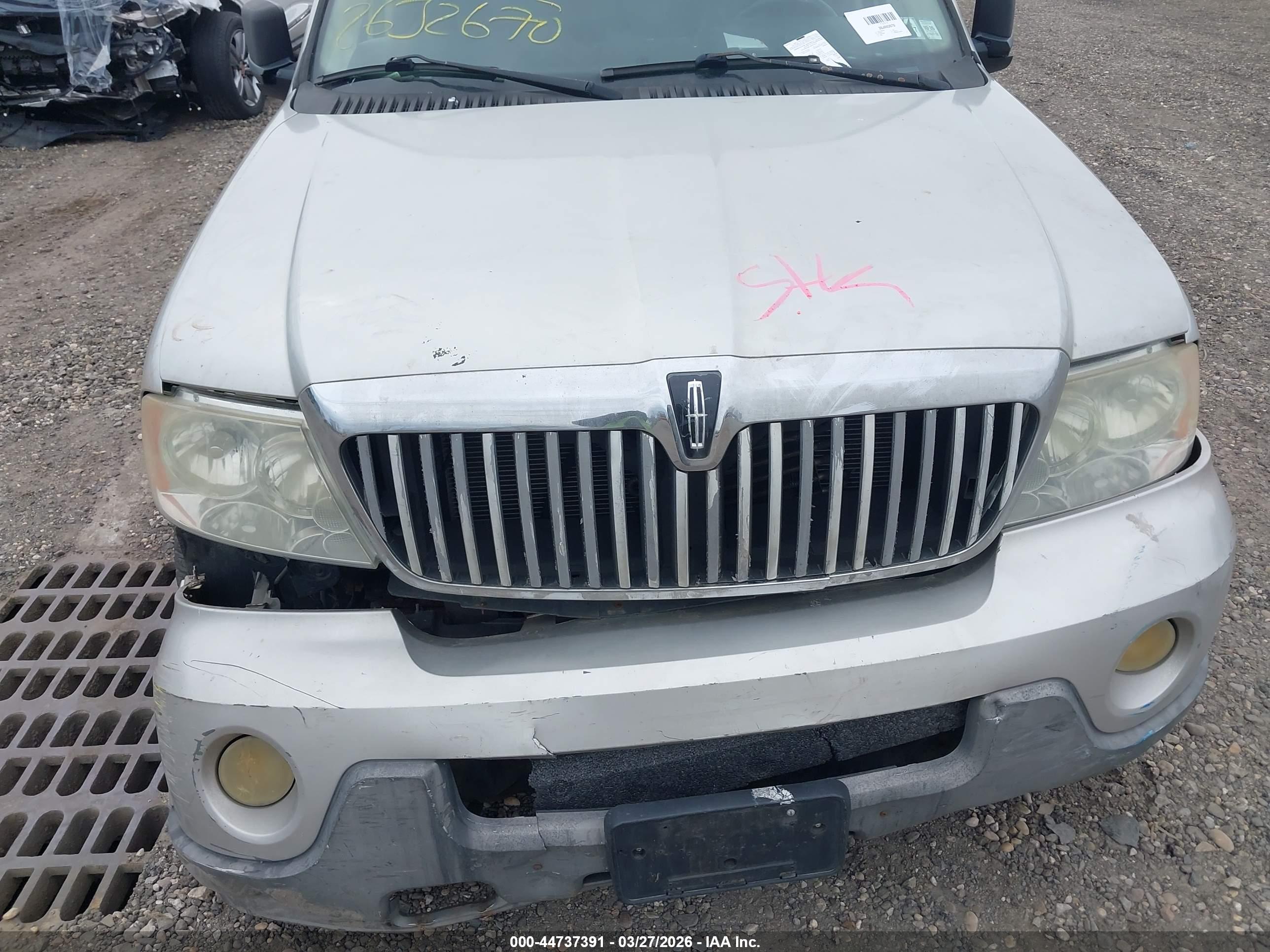 LINCOLN NAVIGATOR image 10