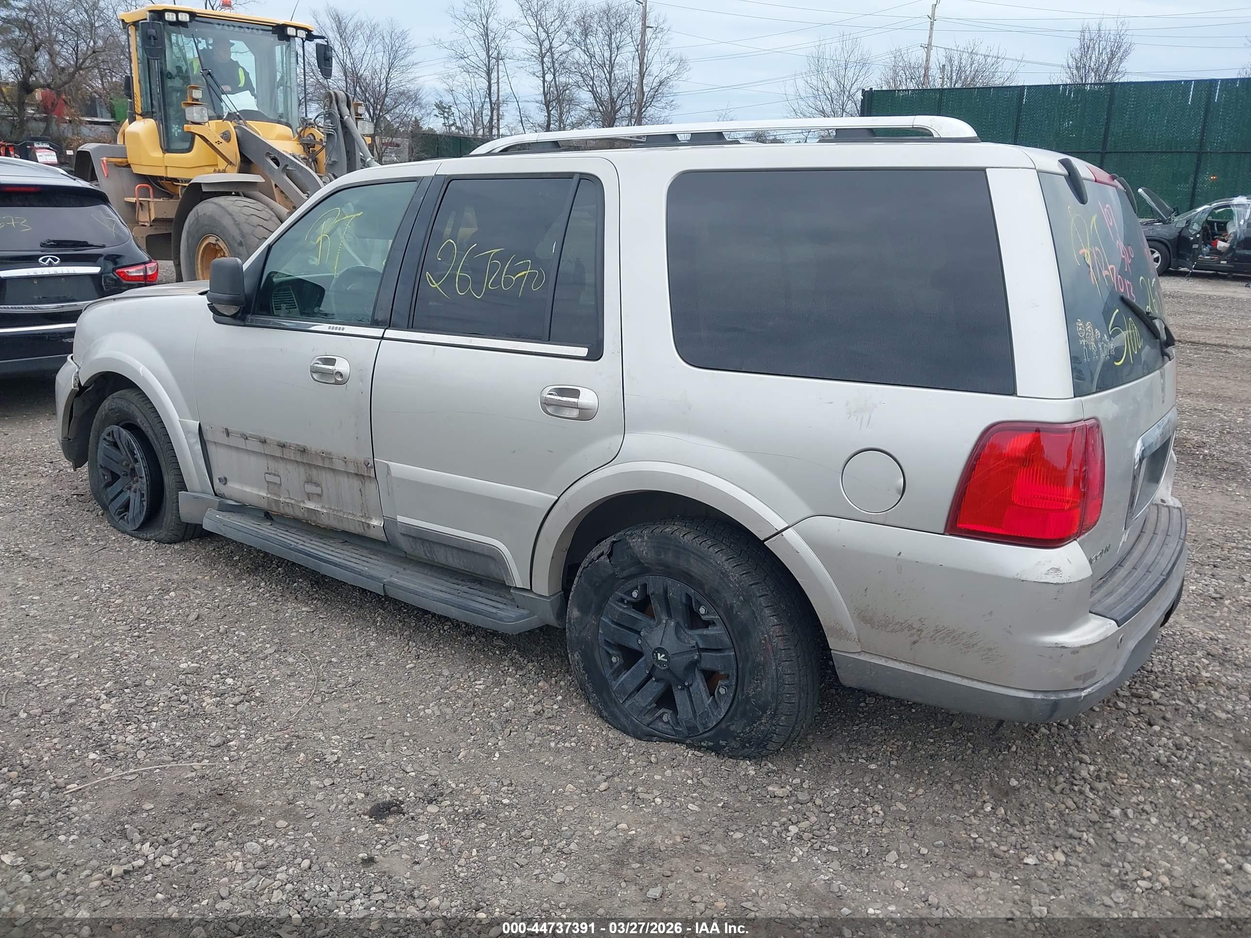 LINCOLN NAVIGATOR image 3
