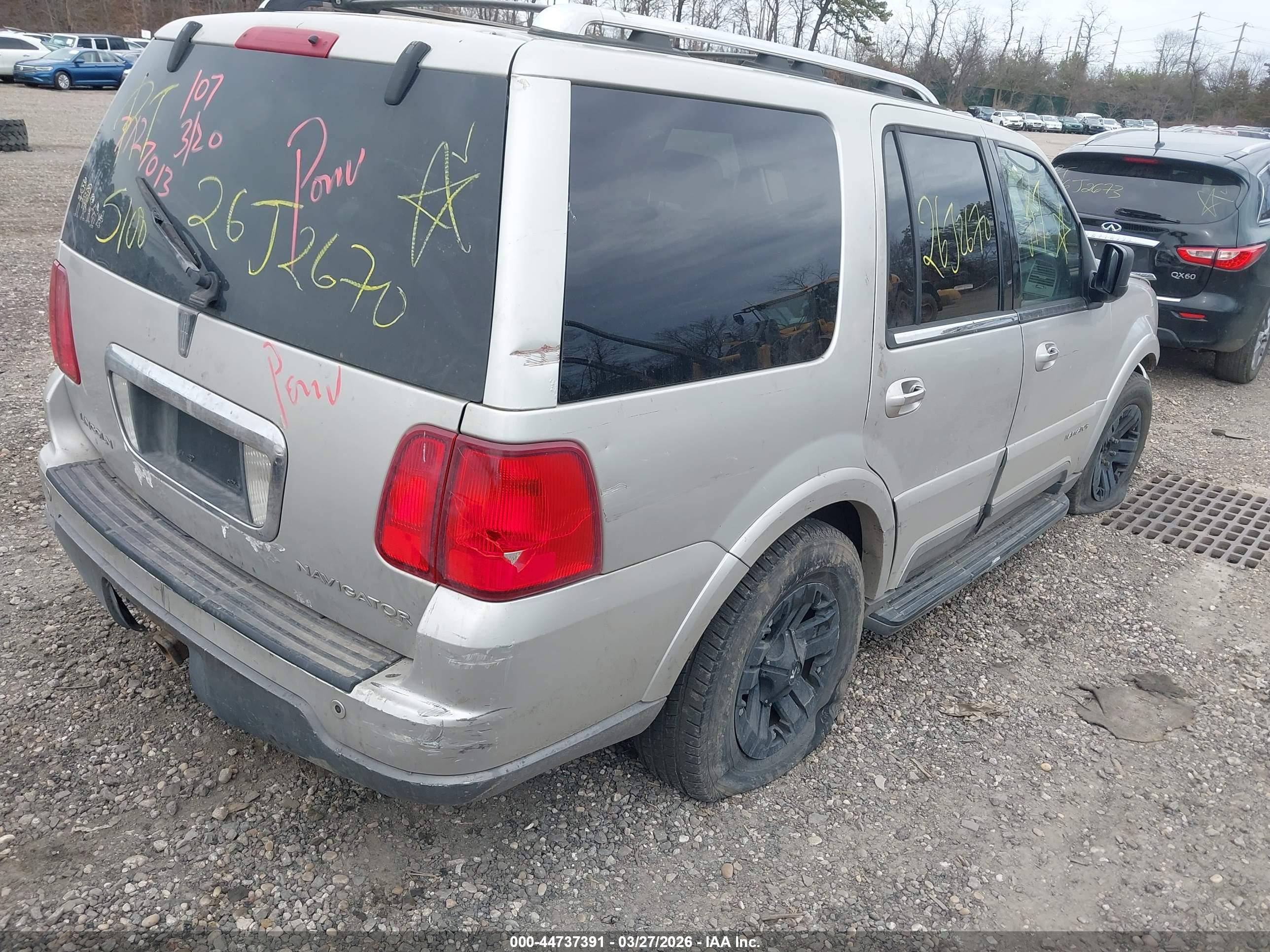 LINCOLN NAVIGATOR image 4