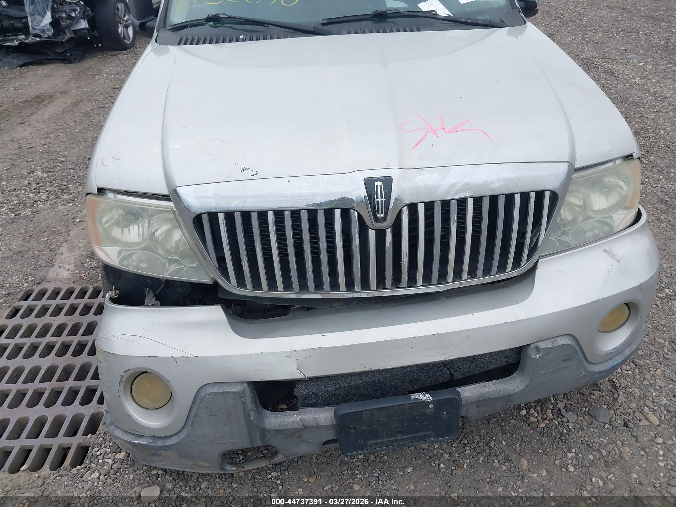 LINCOLN NAVIGATOR image 6