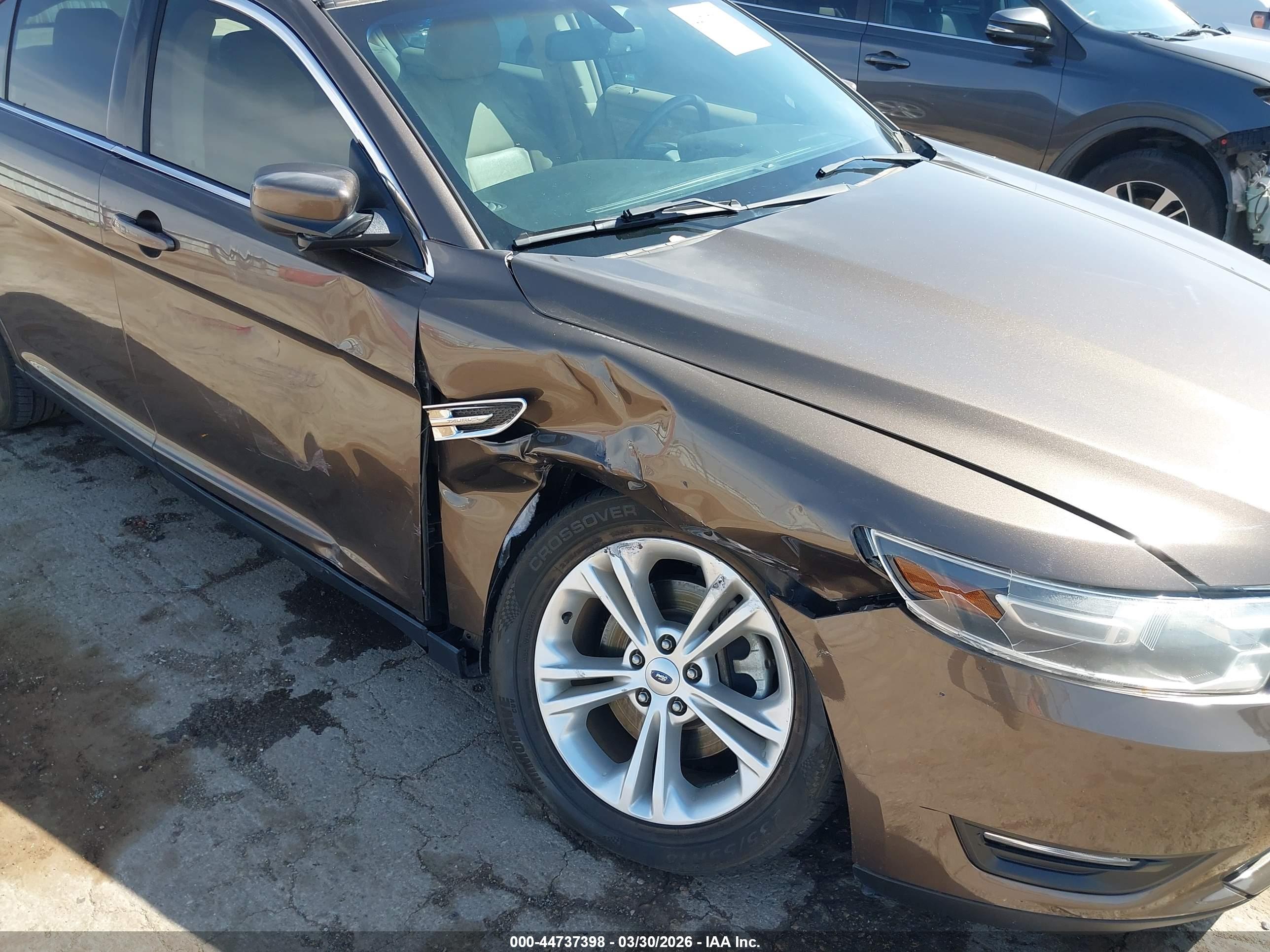 FORD TAURUS image 6