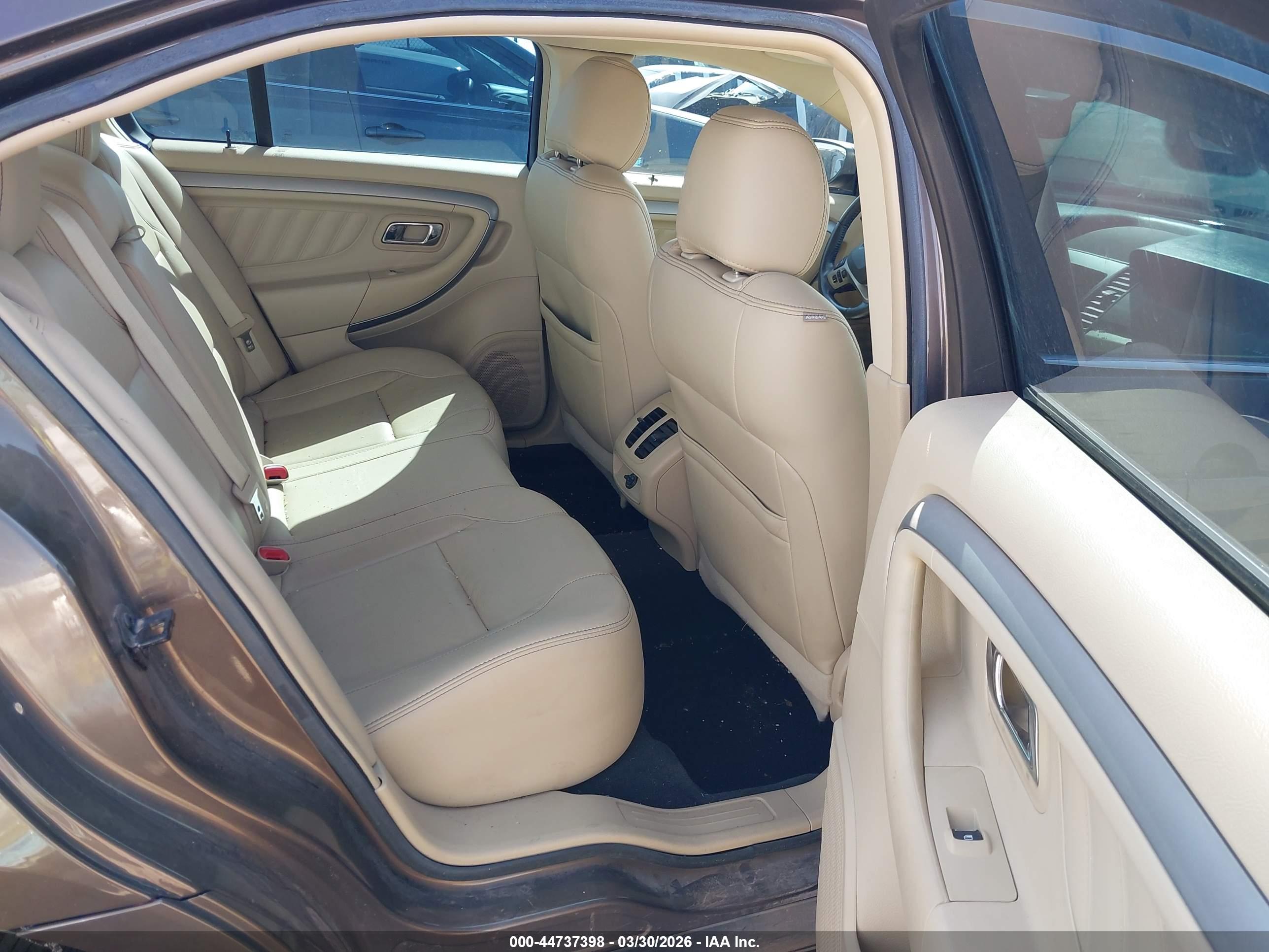 FORD TAURUS image 8