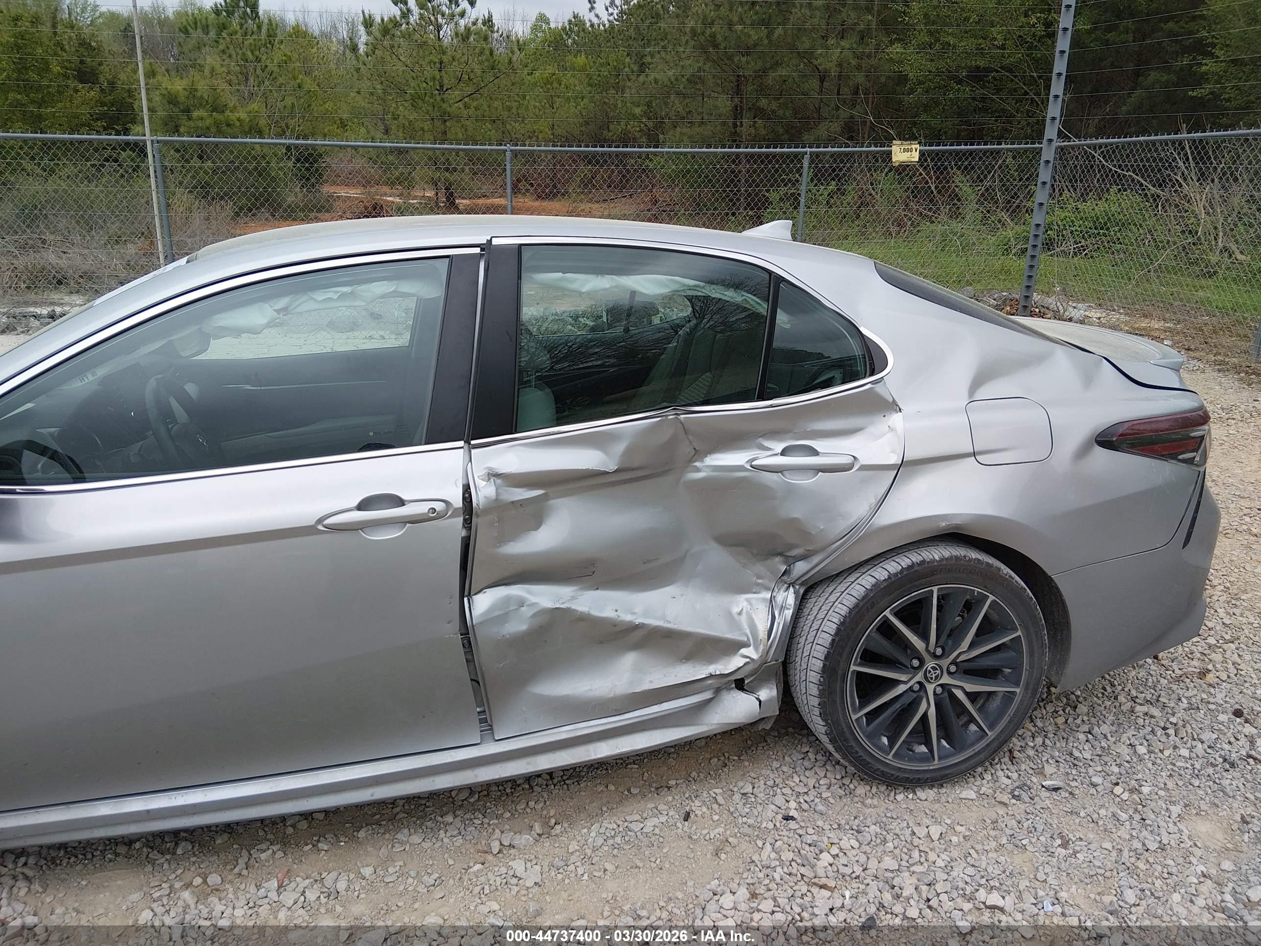 TOYOTA CAMRY image 6