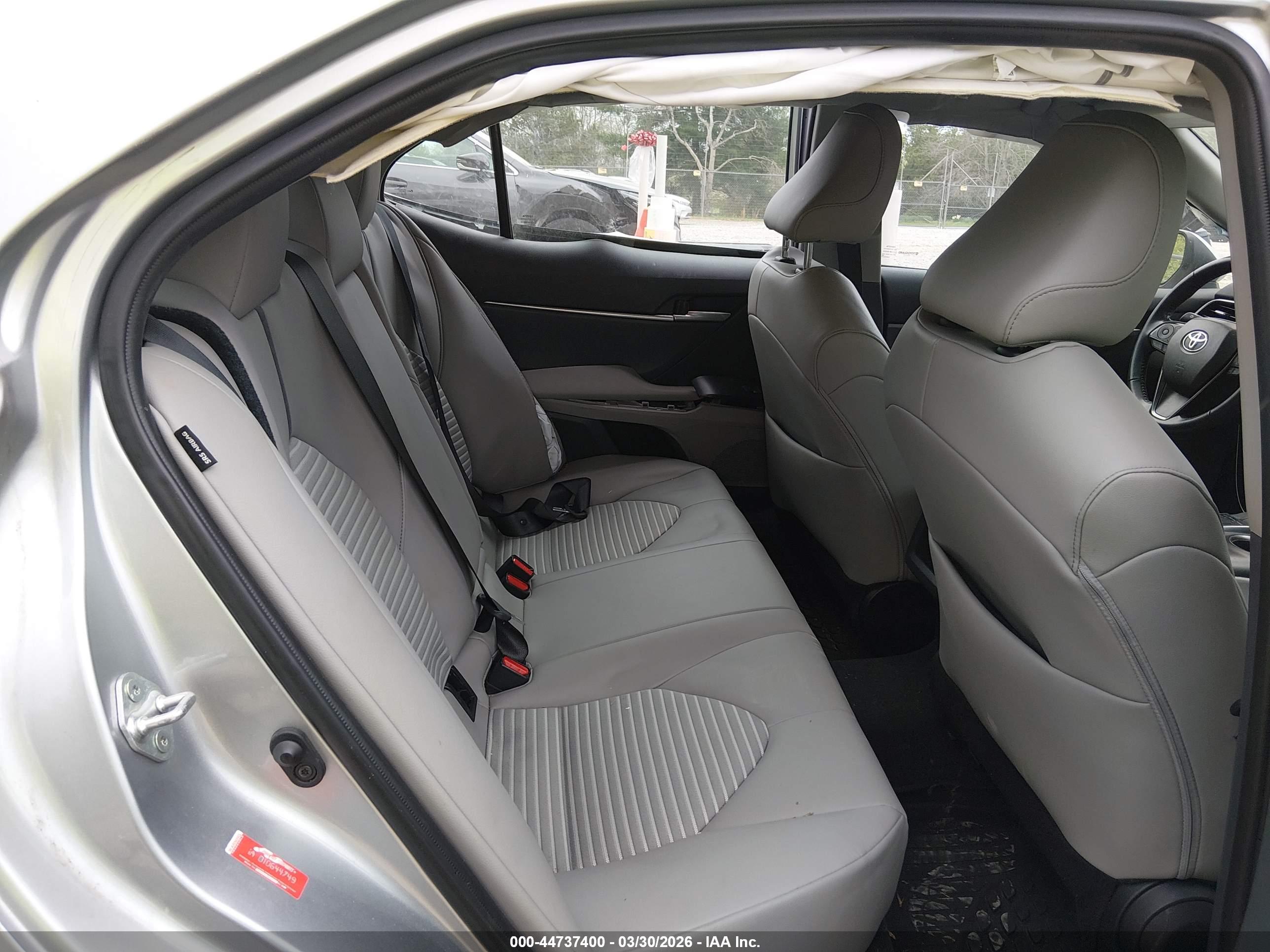TOYOTA CAMRY image 8