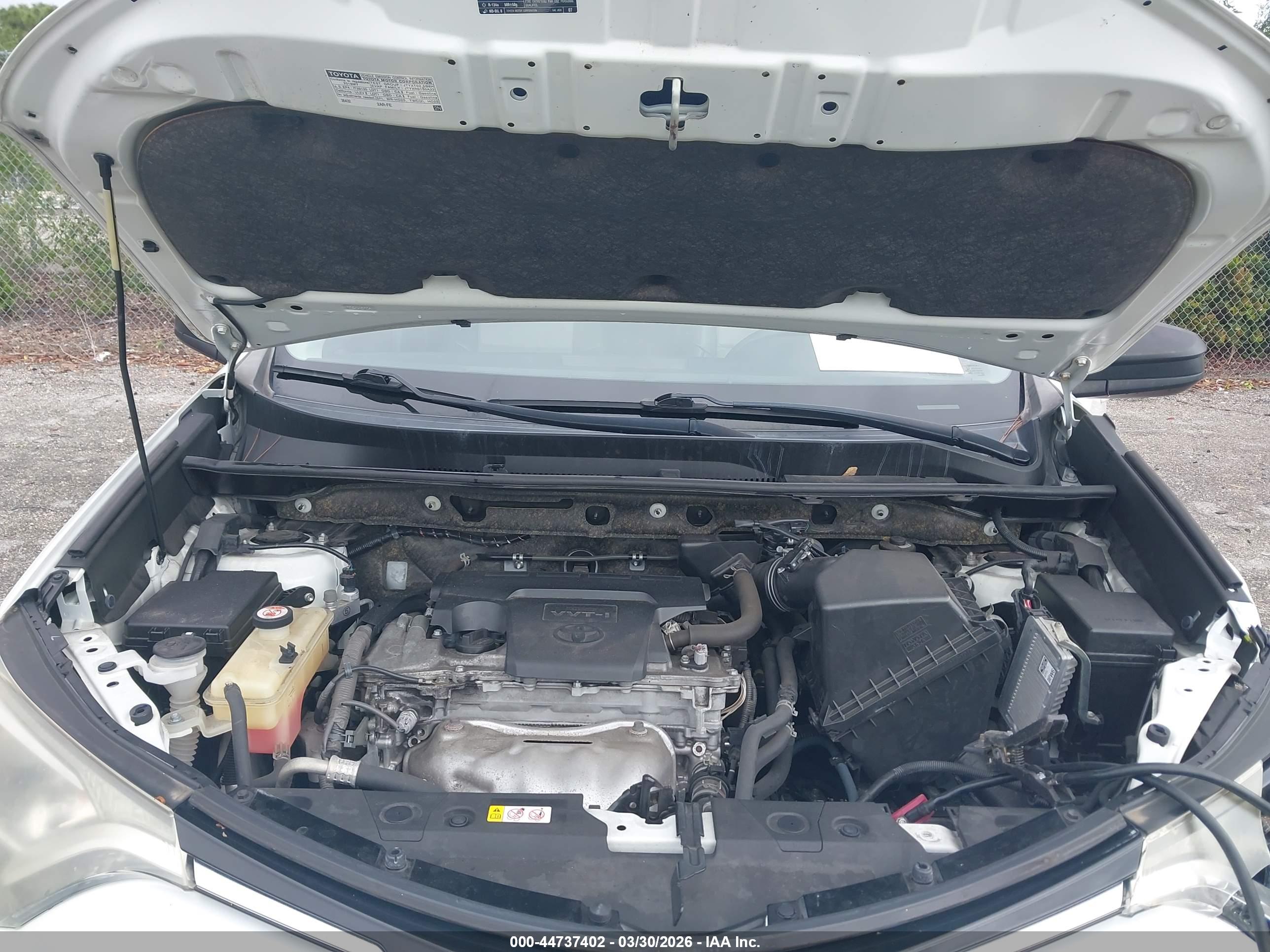 TOYOTA RAV4 image 10