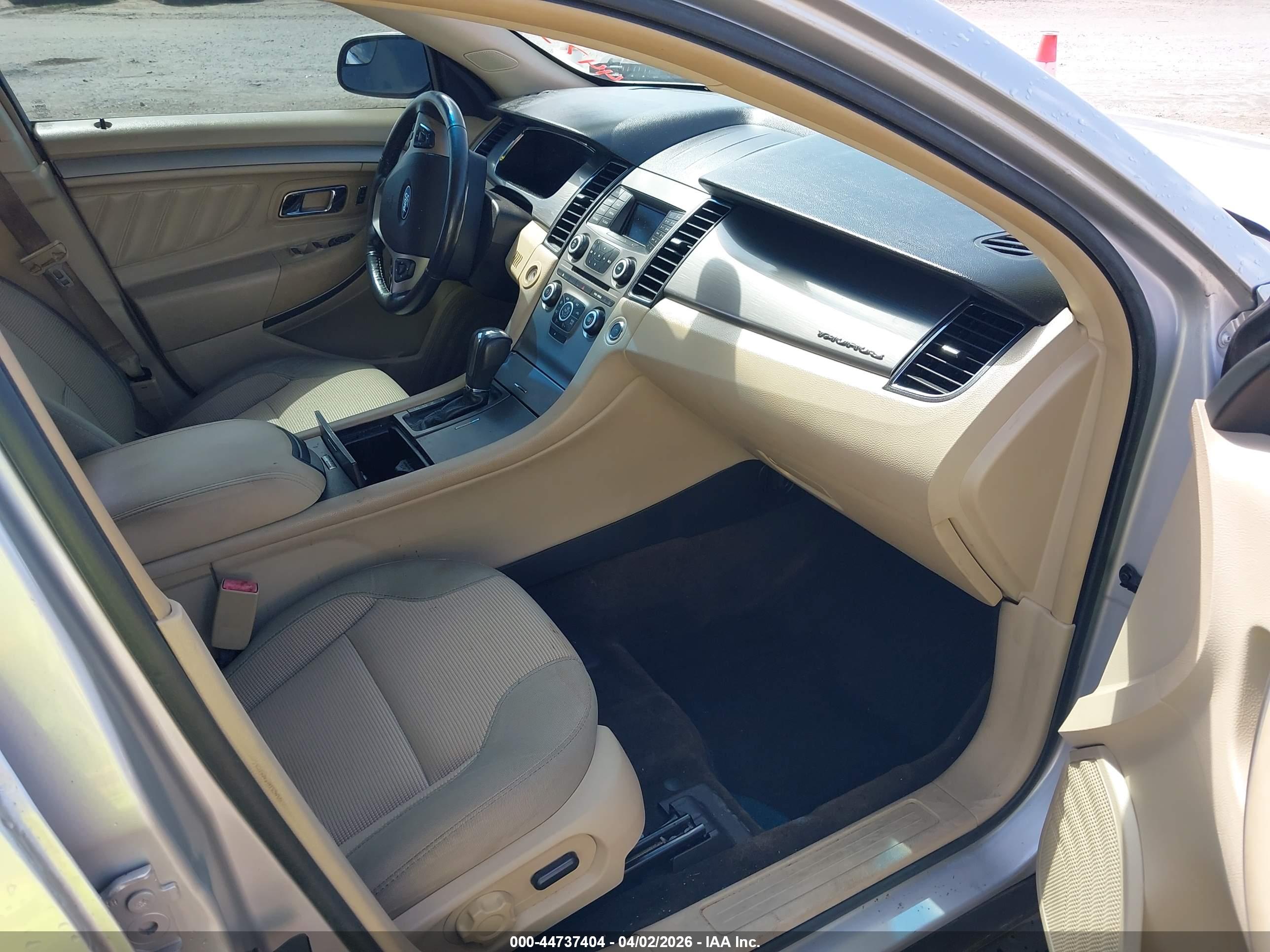FORD TAURUS image 5