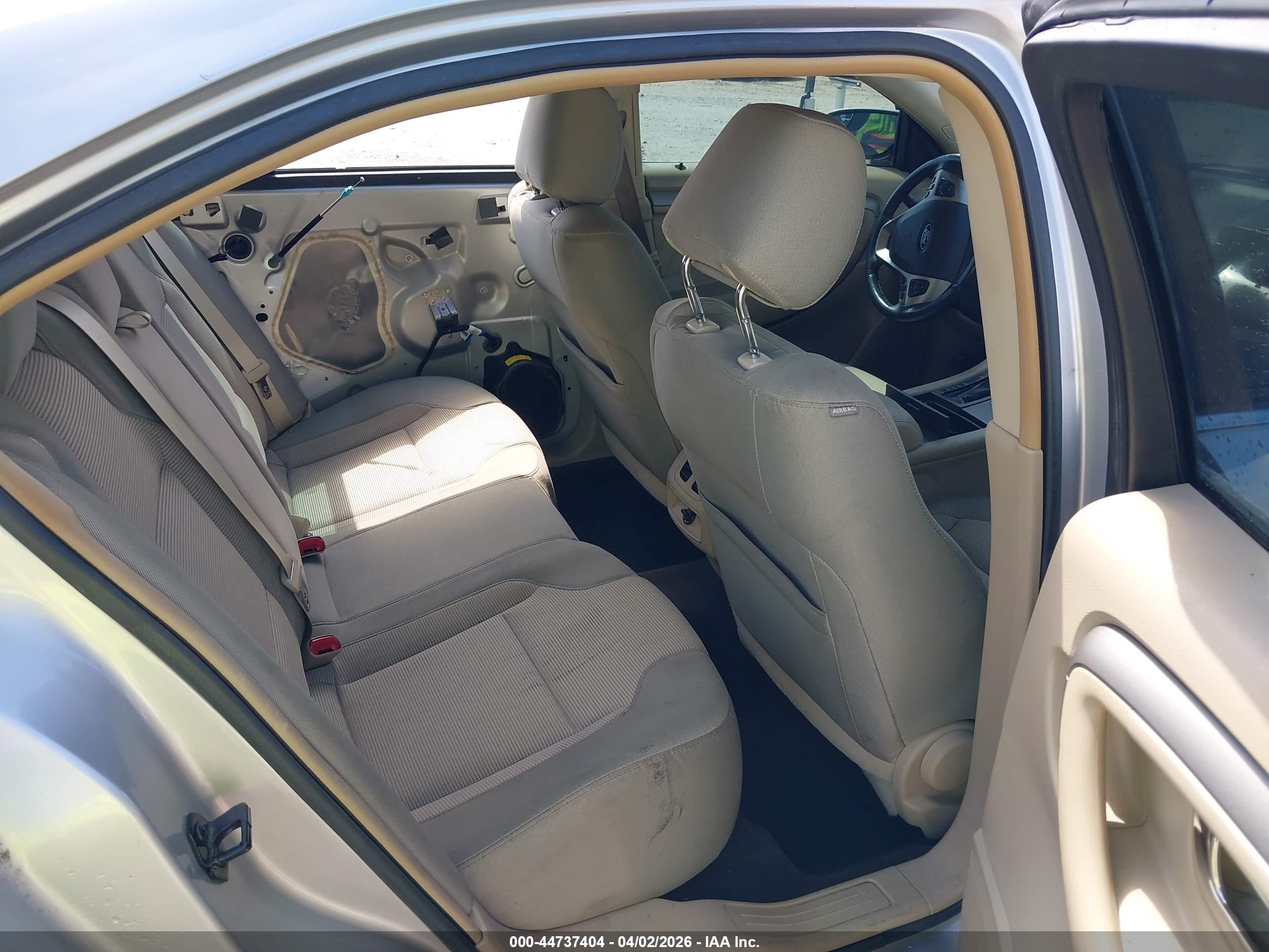 FORD TAURUS image 8