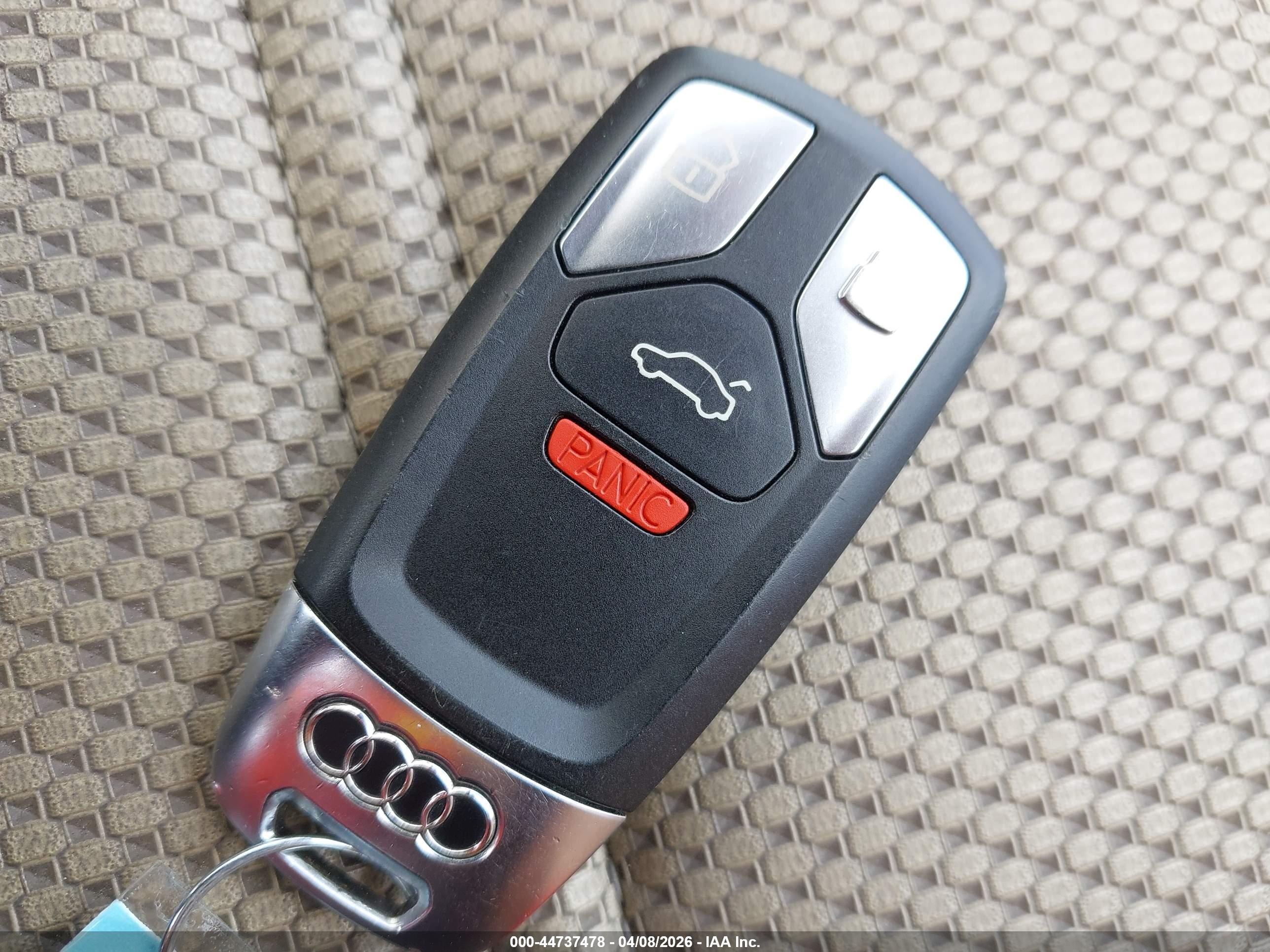 AUDI A4 image 11