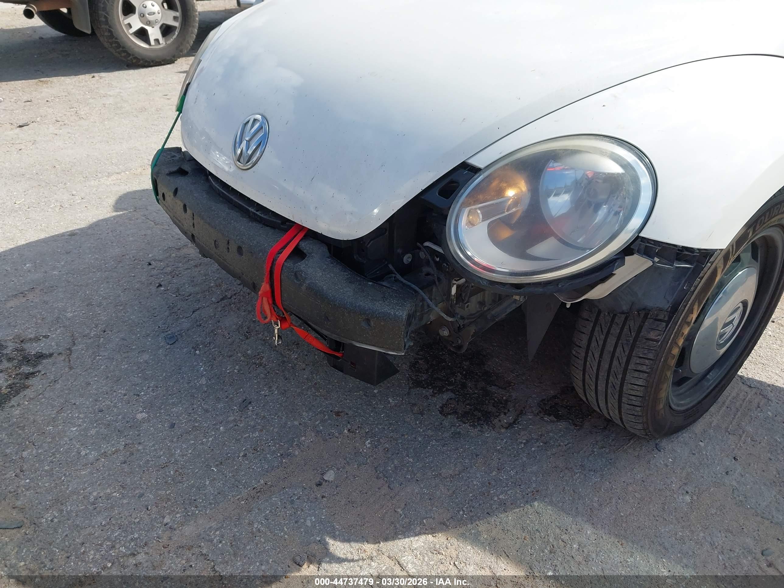 VOLKSWAGEN BEETLE image 6