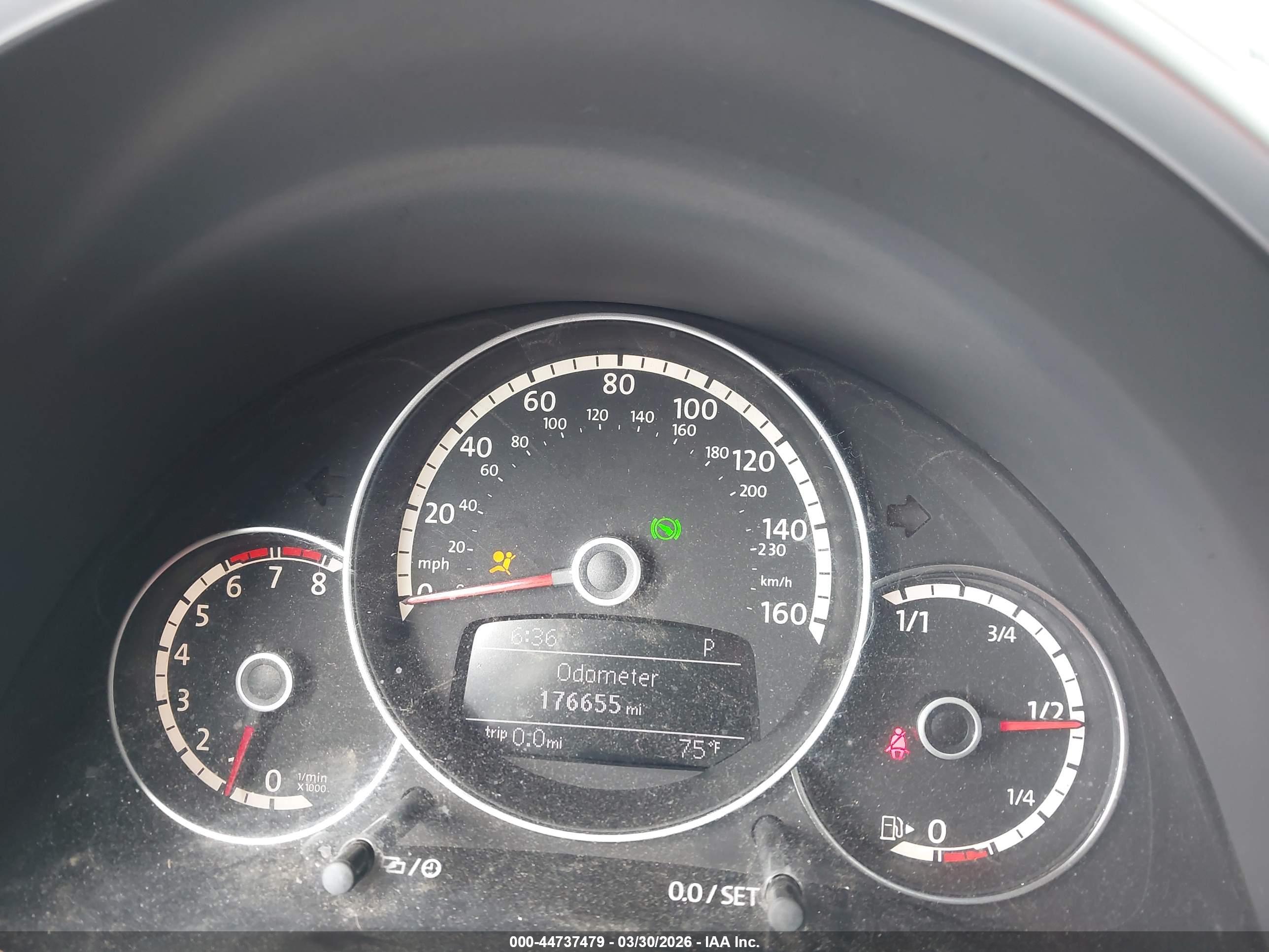 VOLKSWAGEN BEETLE image 7