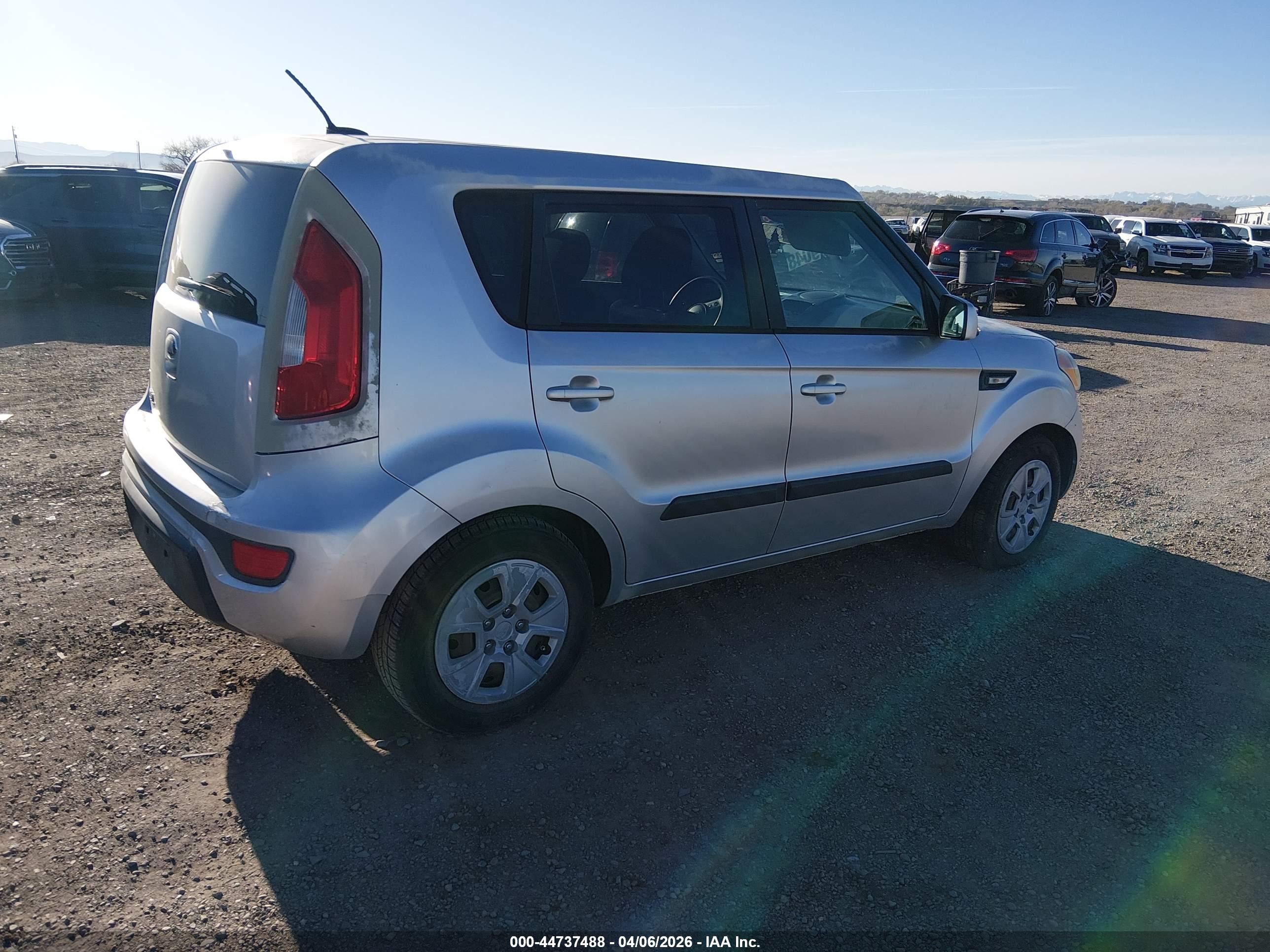 KIA SOUL image 2