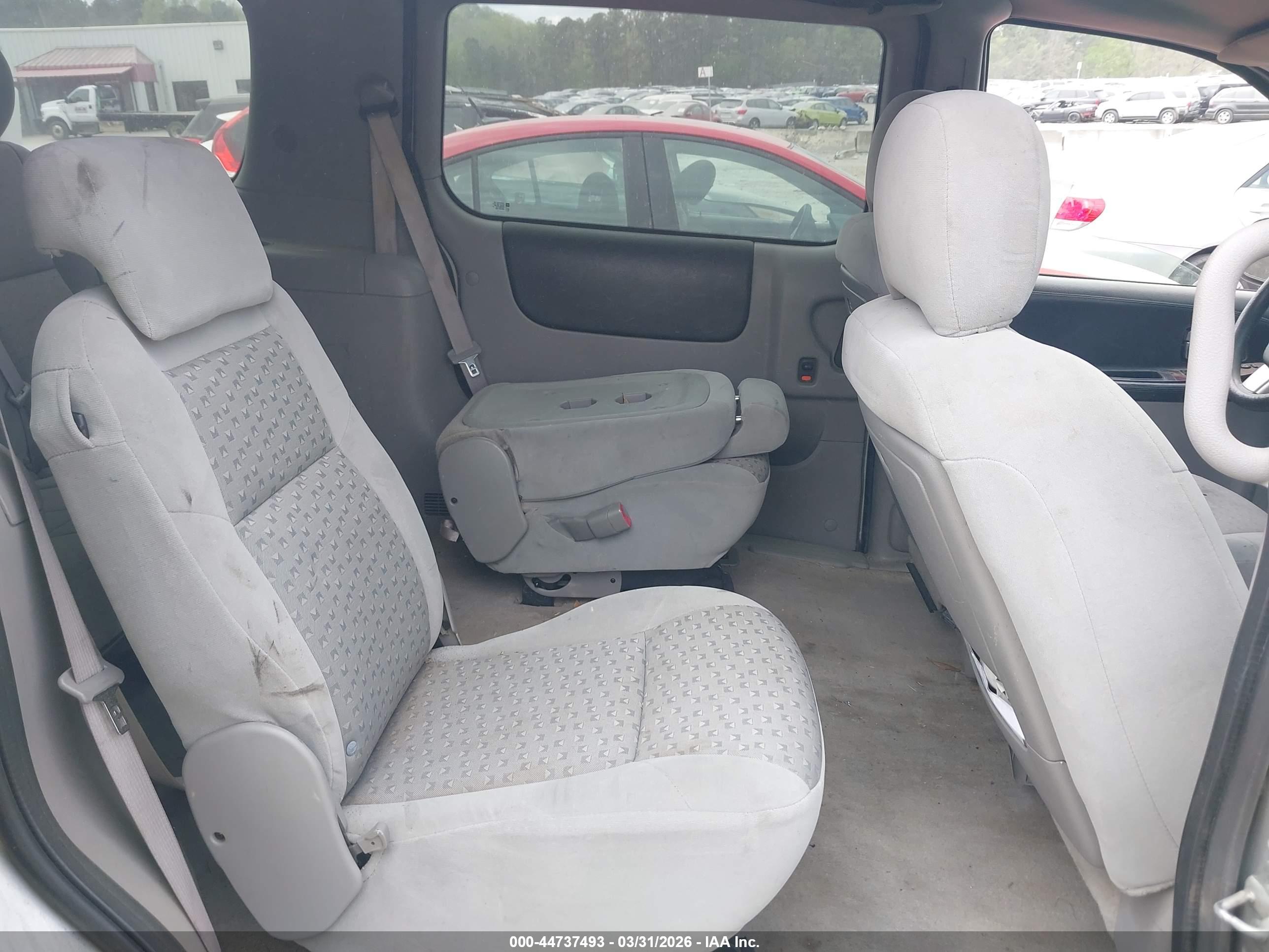 CHEVROLET UPLANDER image 8