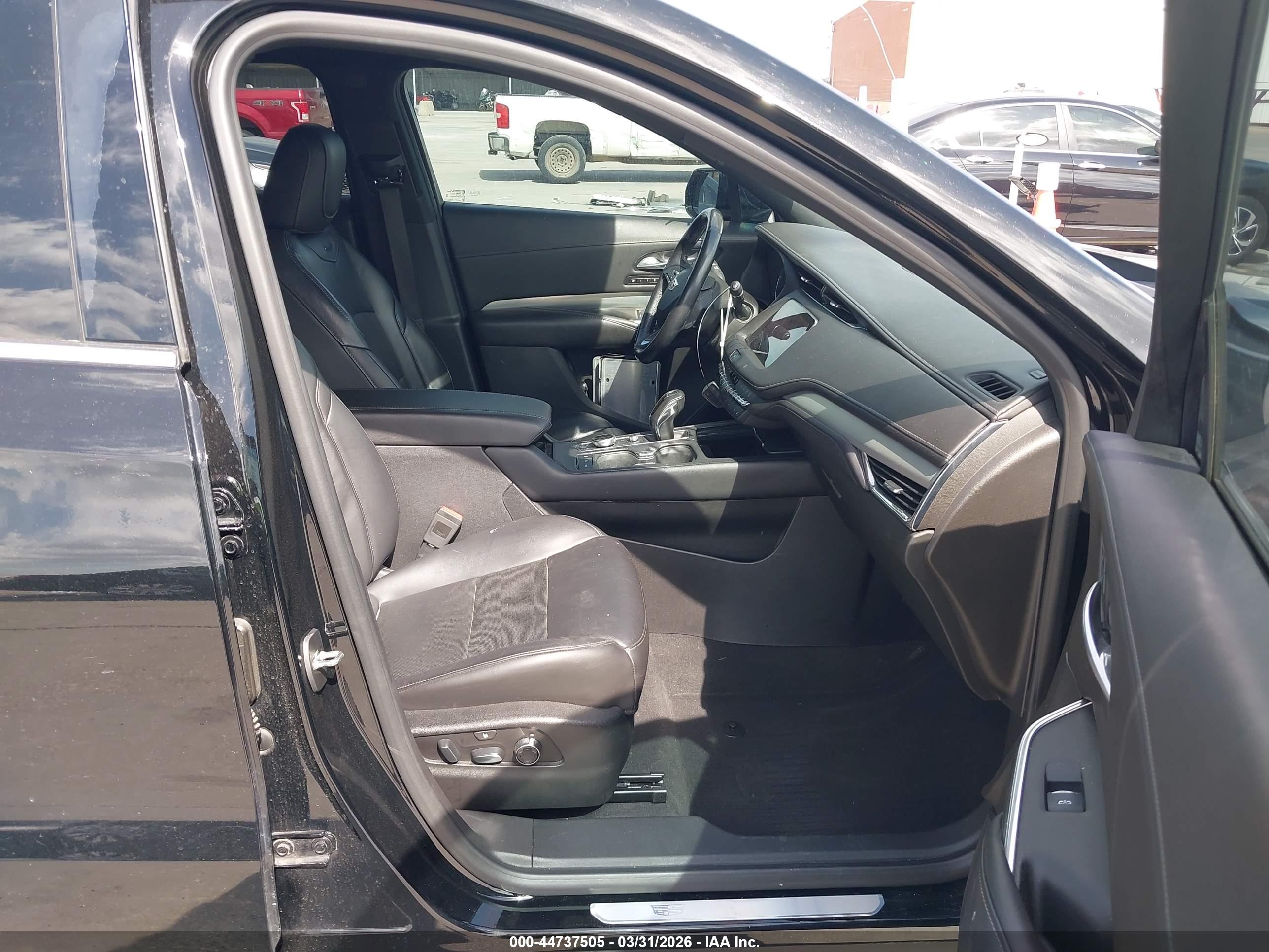 CADILLAC XT4 image 5