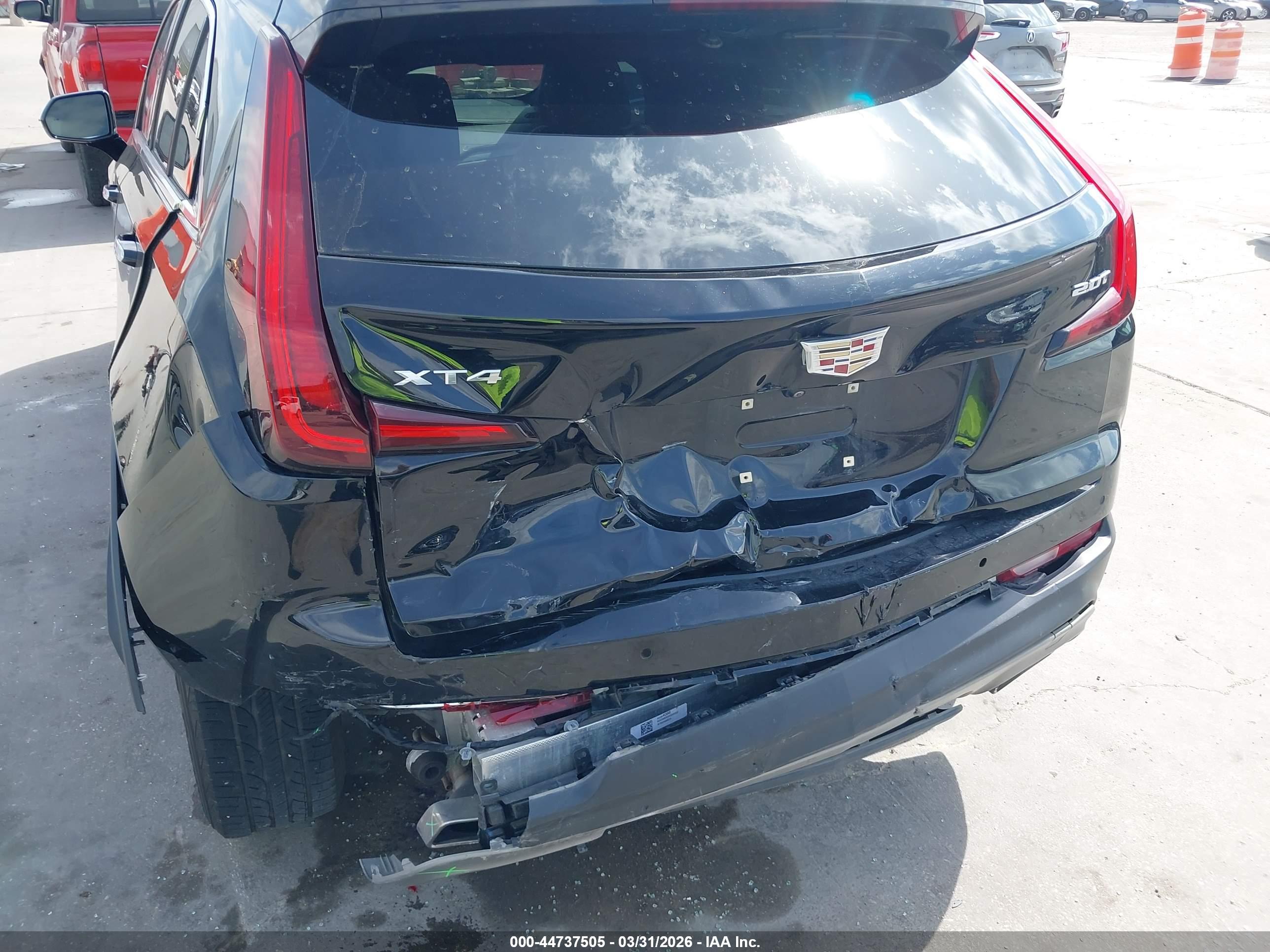 CADILLAC XT4 image 6