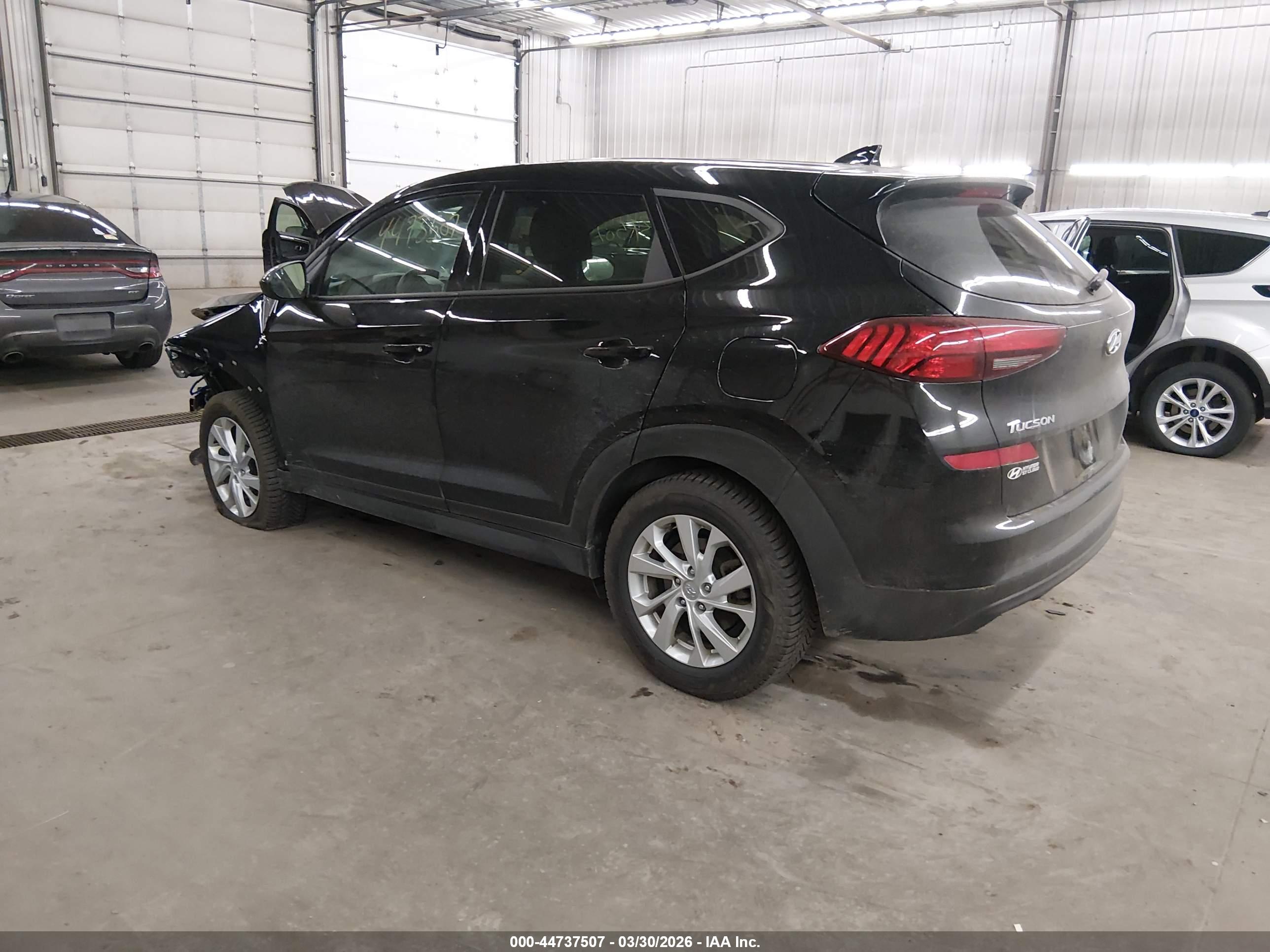 HYUNDAI TUCSON image 3