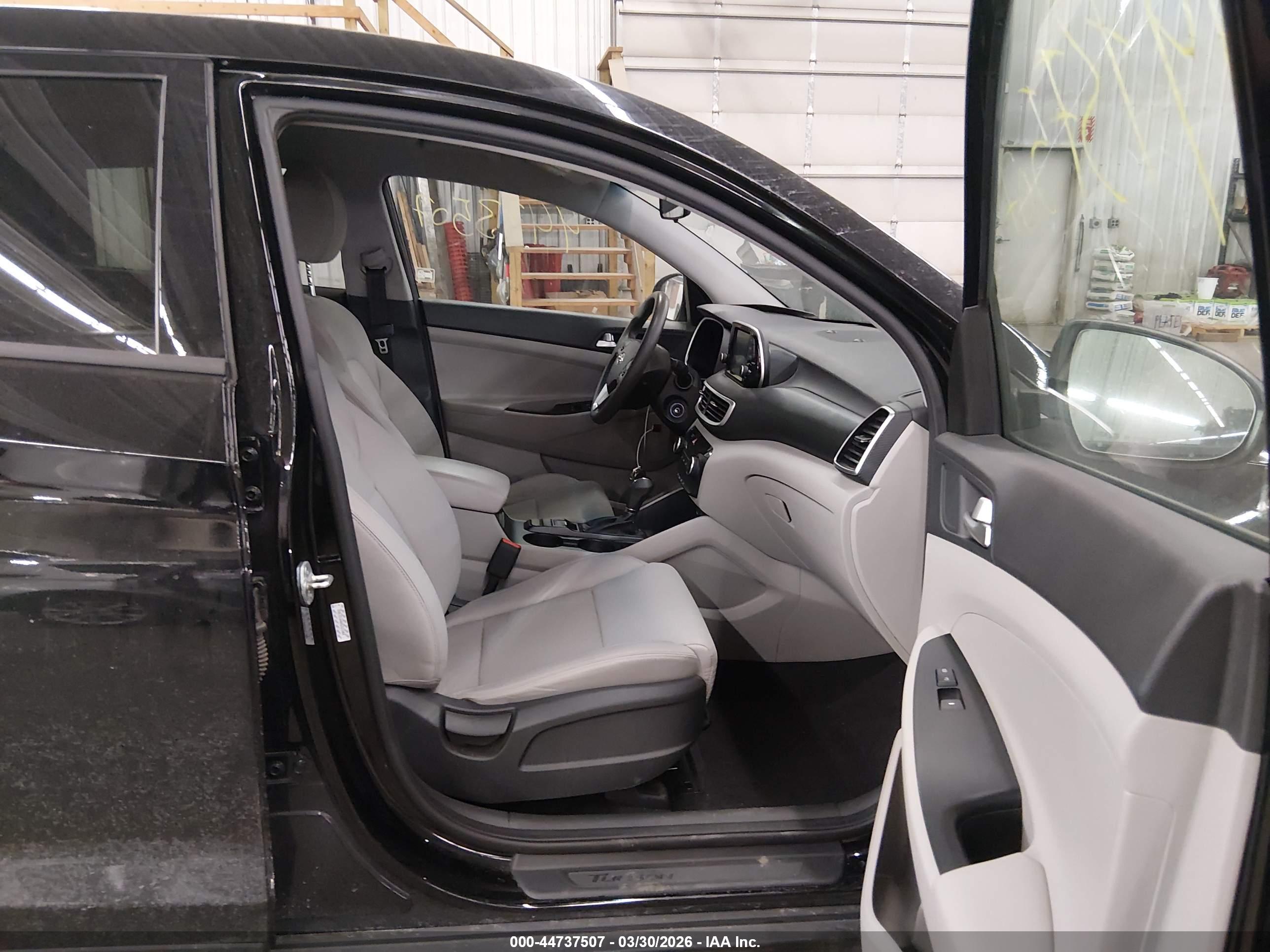 HYUNDAI TUCSON image 5