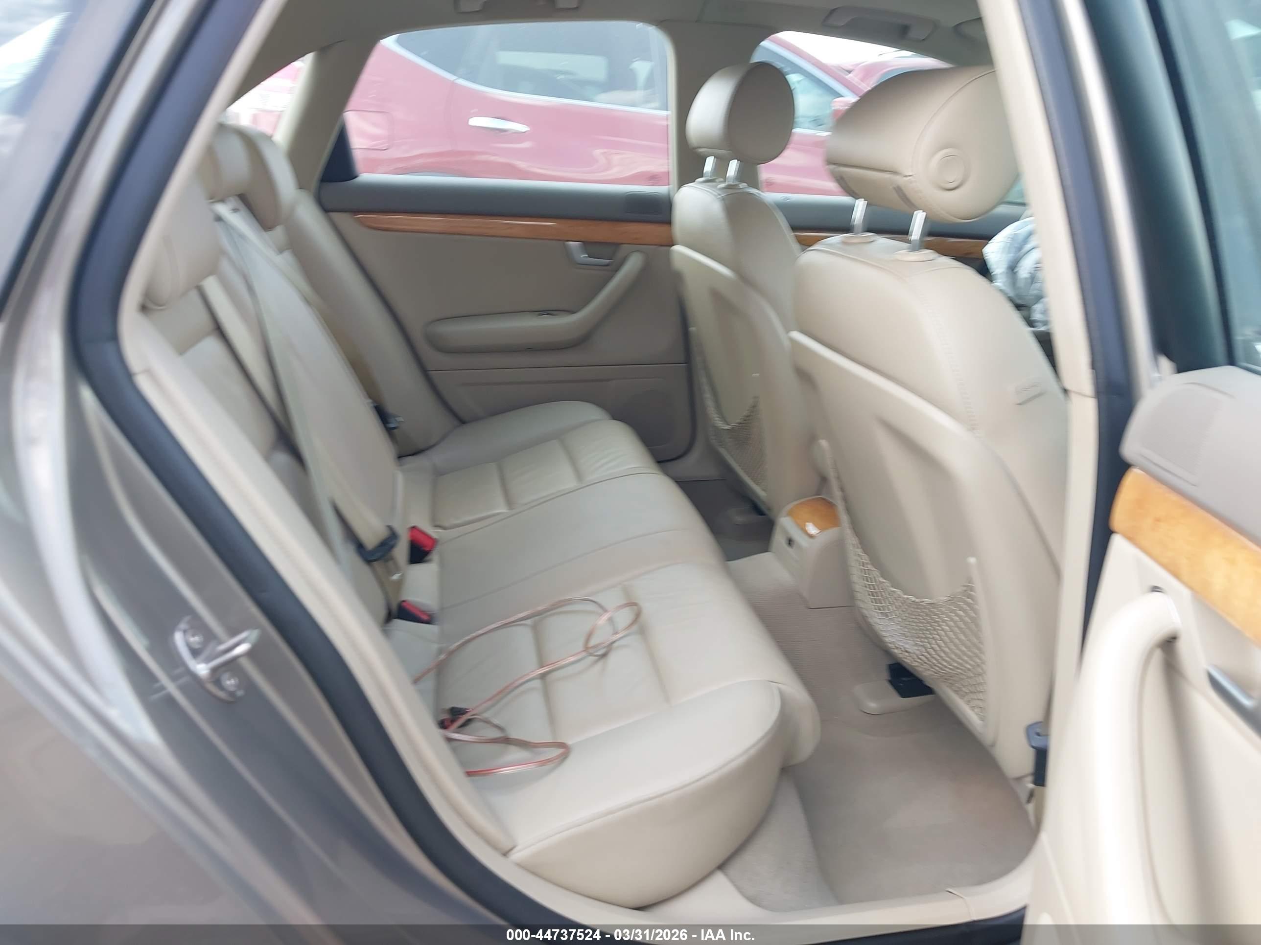 AUDI A4 image 8