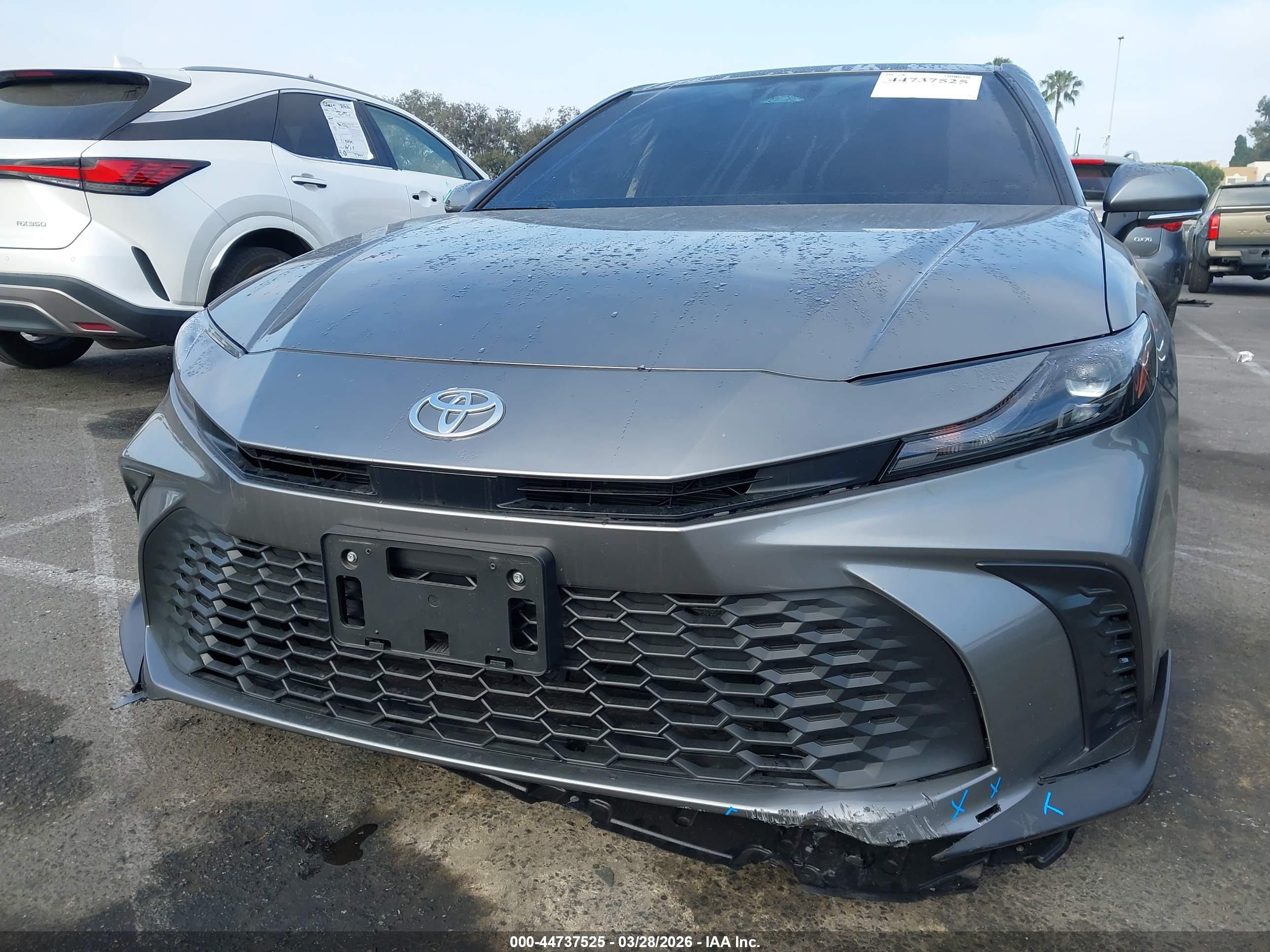 TOYOTA CAMRY image 6