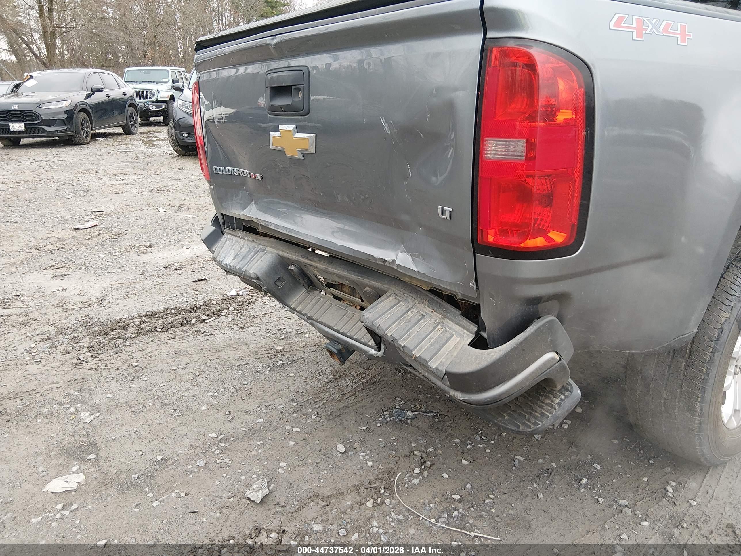 CHEVROLET COLORADO image 6