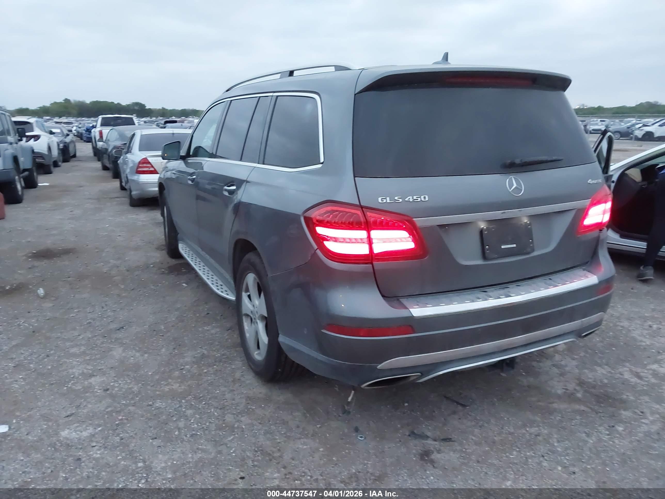 MERCEDES-BENZ GLS image 3