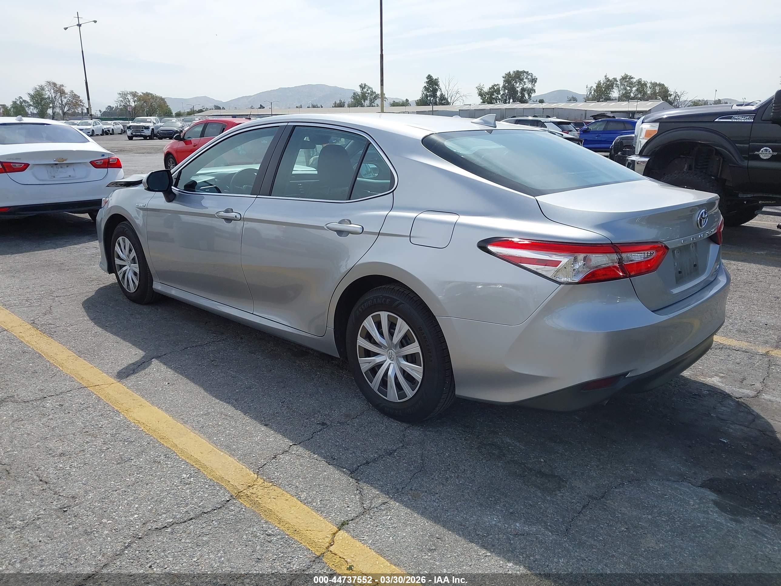 TOYOTA CAMRY image 3
