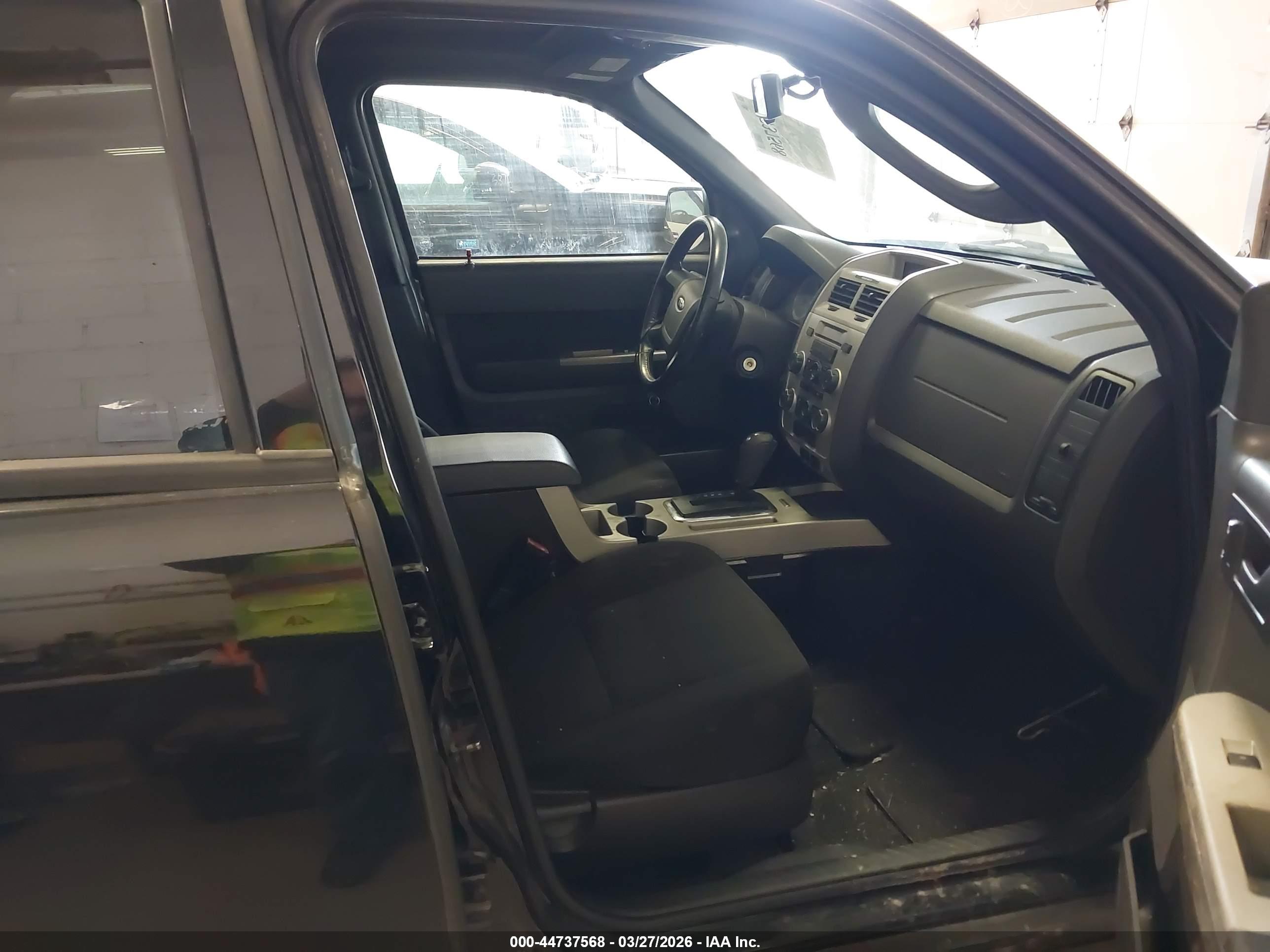 FORD ESCAPE image 5