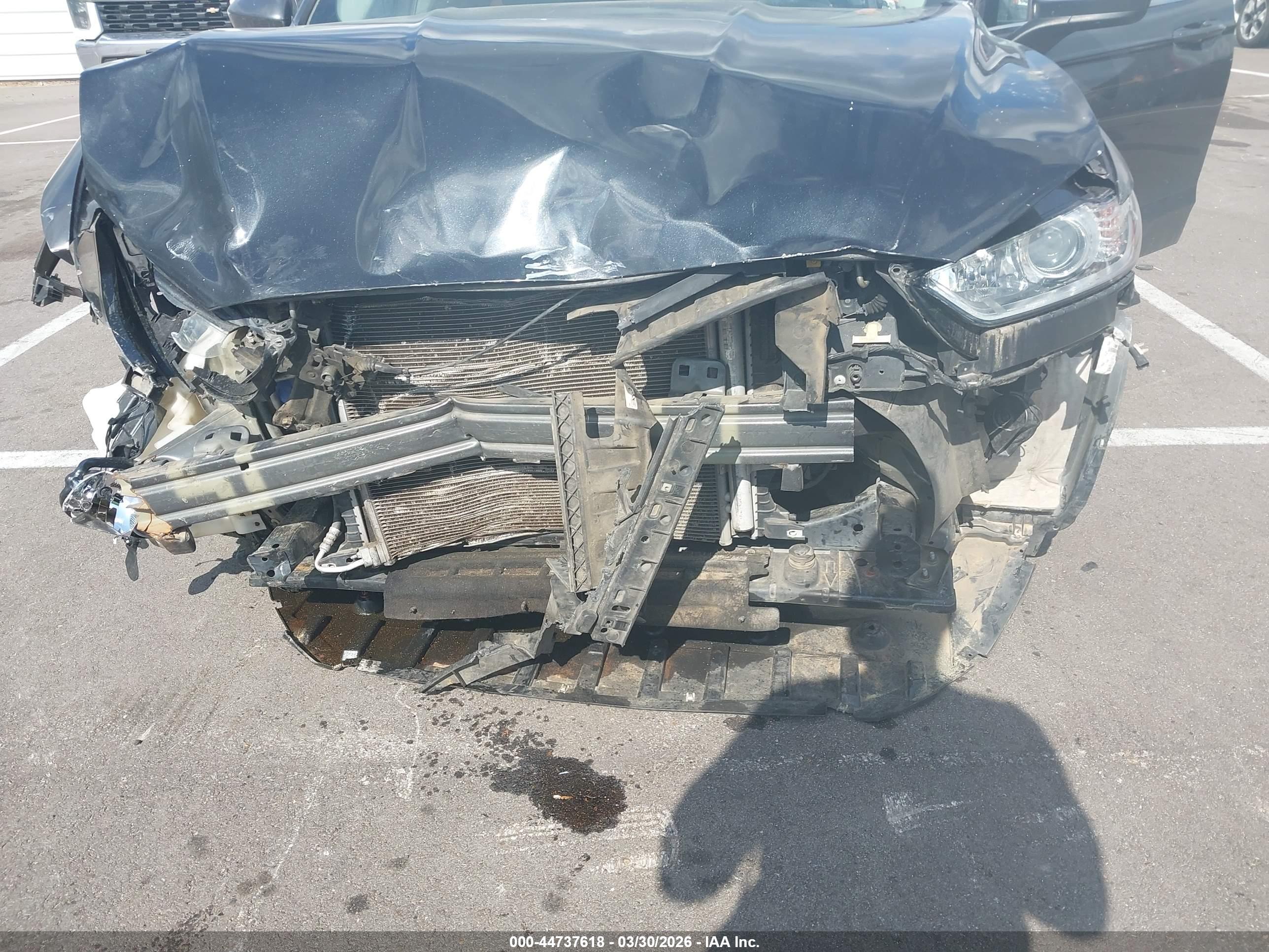 FORD FUSION image 6