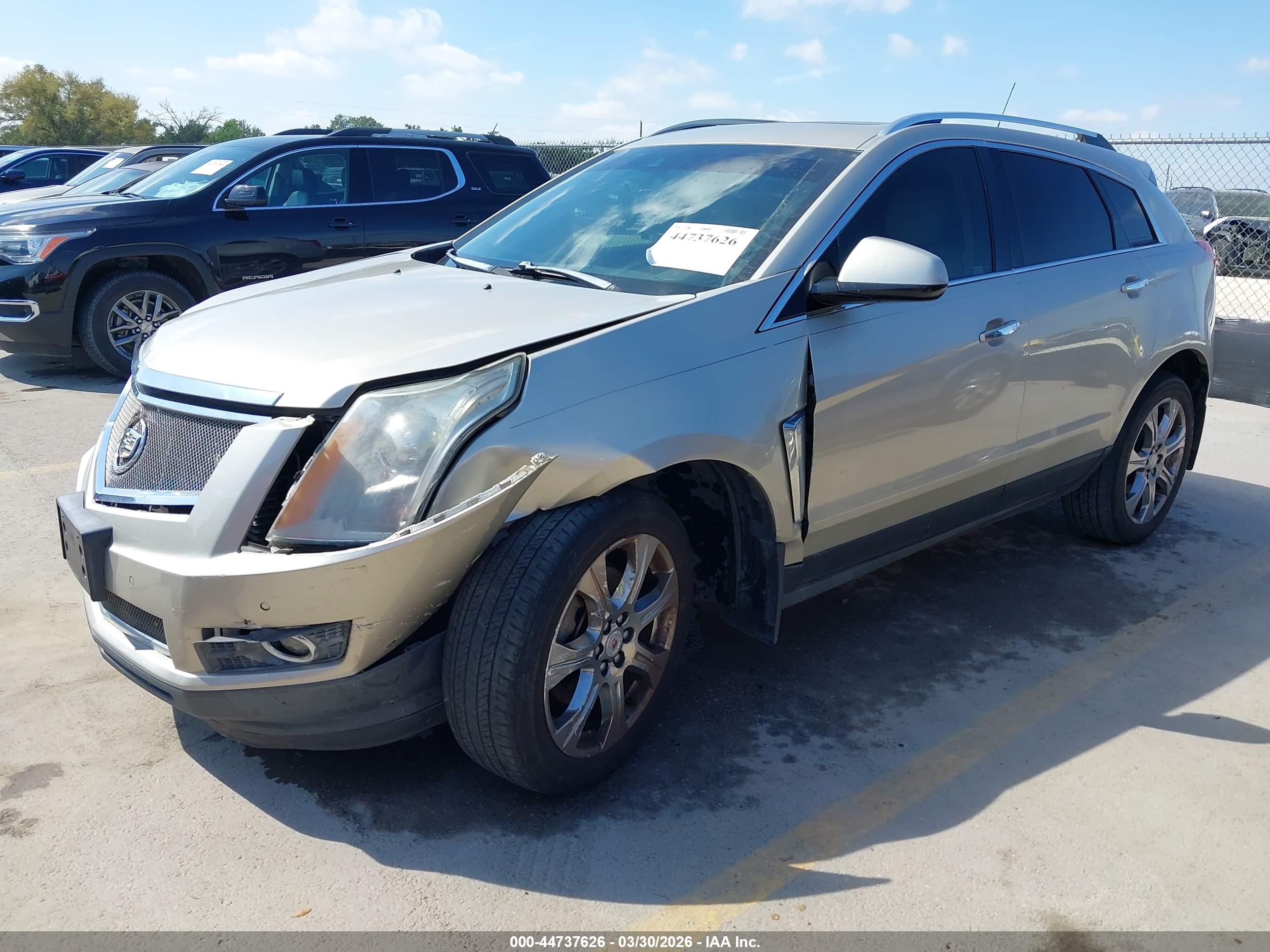 CADILLAC SRX image 2
