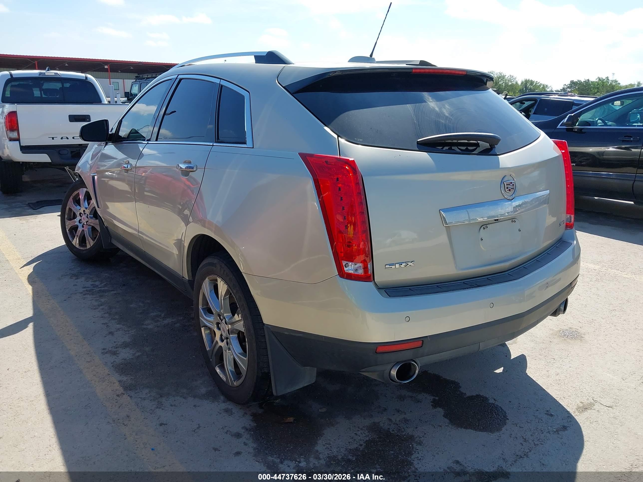 CADILLAC SRX image 3